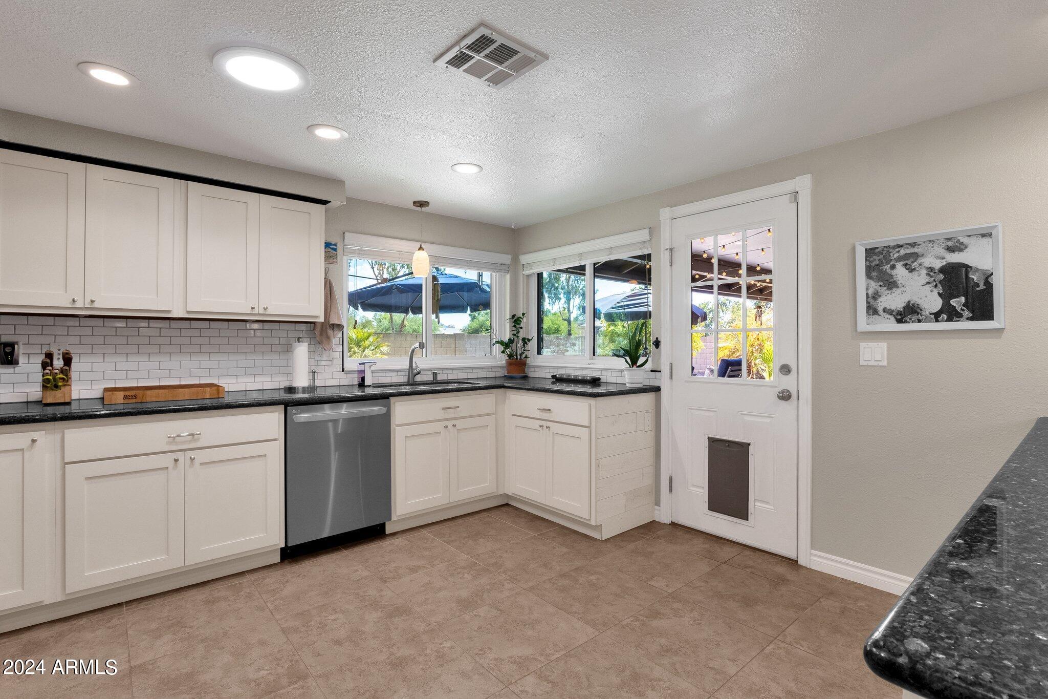 7401 E TURQUOISE Avenue