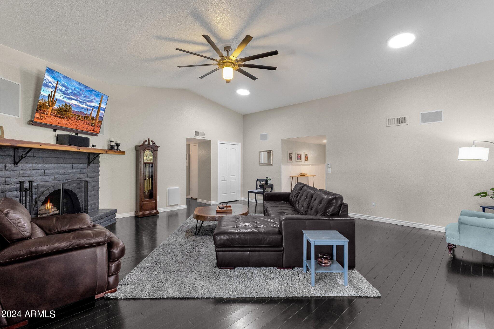 7401 E TURQUOISE Avenue