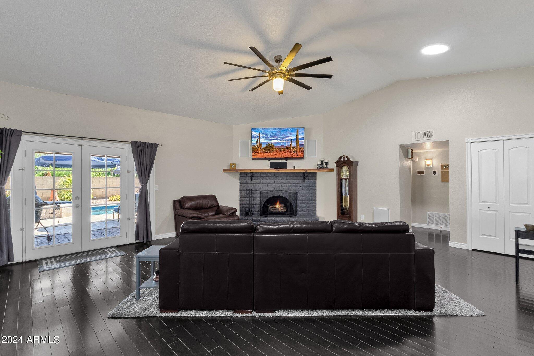 7401 E TURQUOISE Avenue