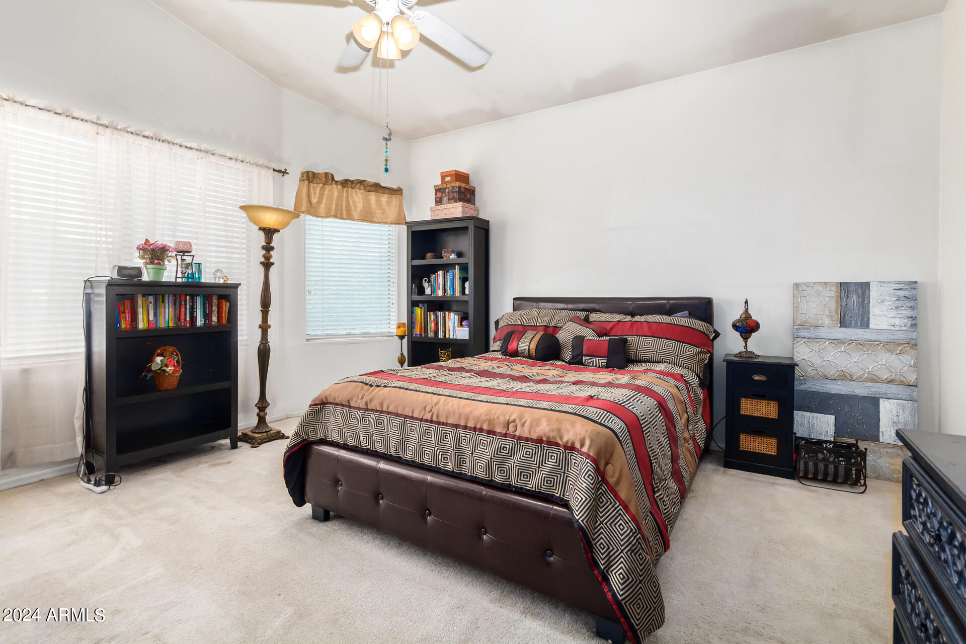 2539 E PARKSIDE Lane