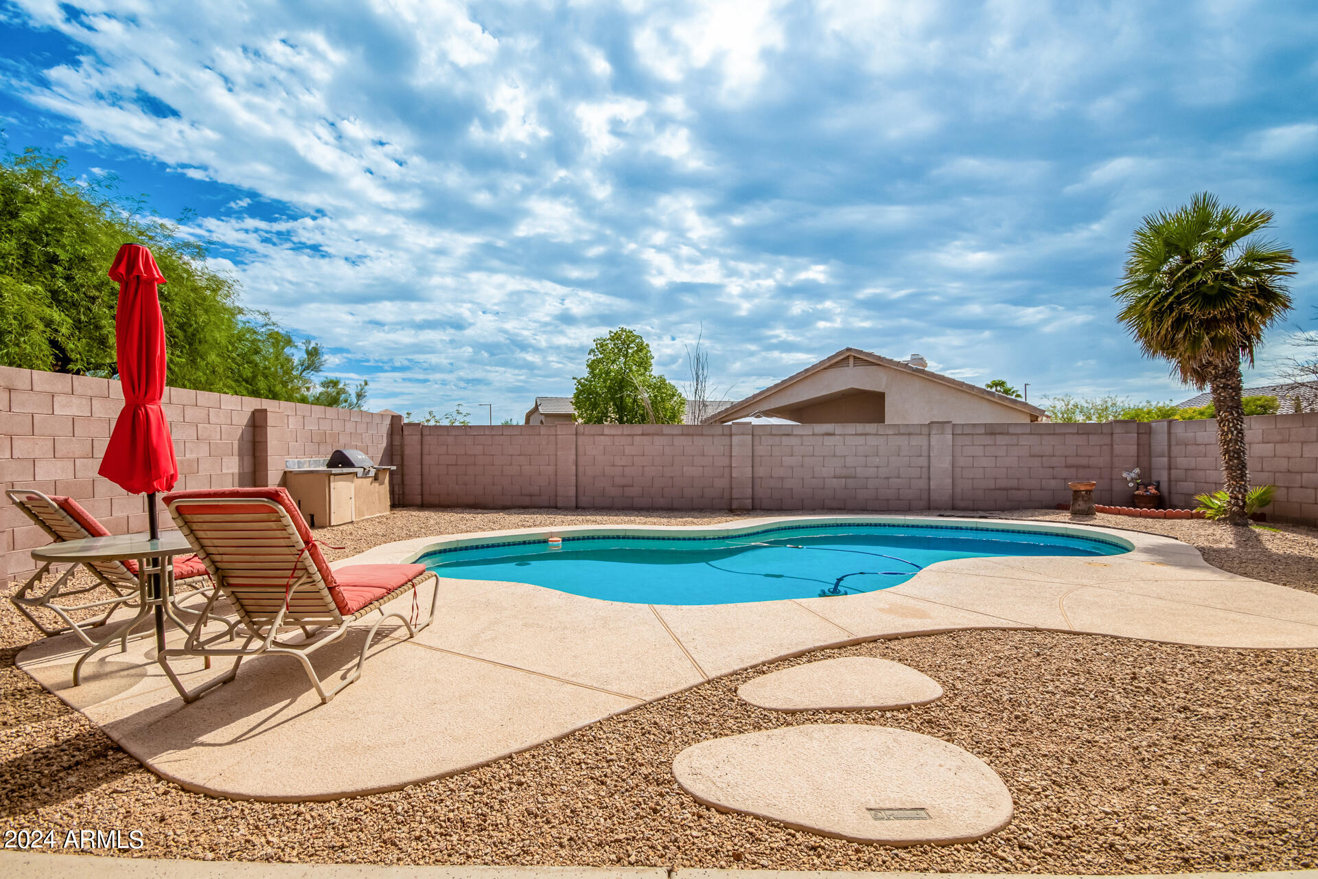 2539 E PARKSIDE Lane