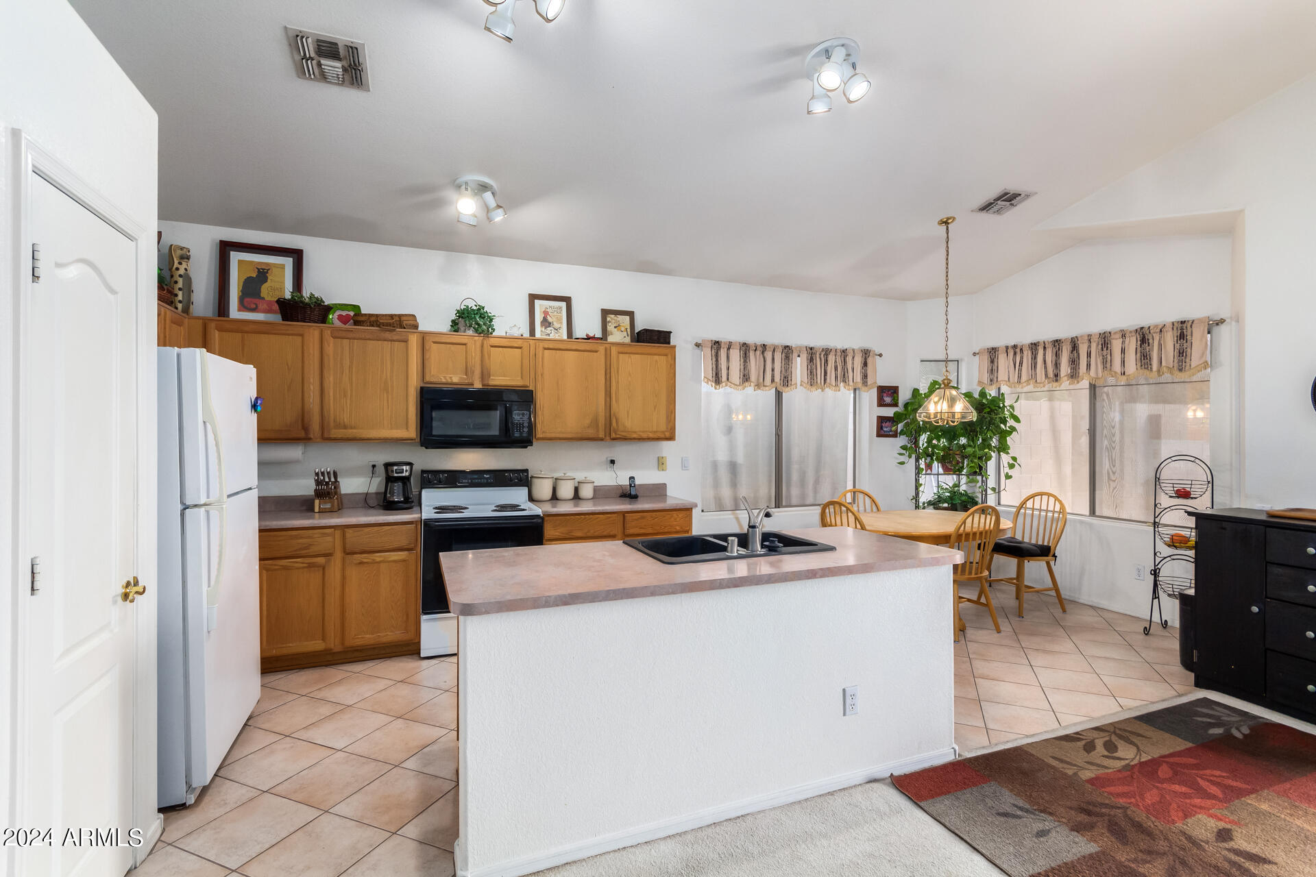 2539 E PARKSIDE Lane