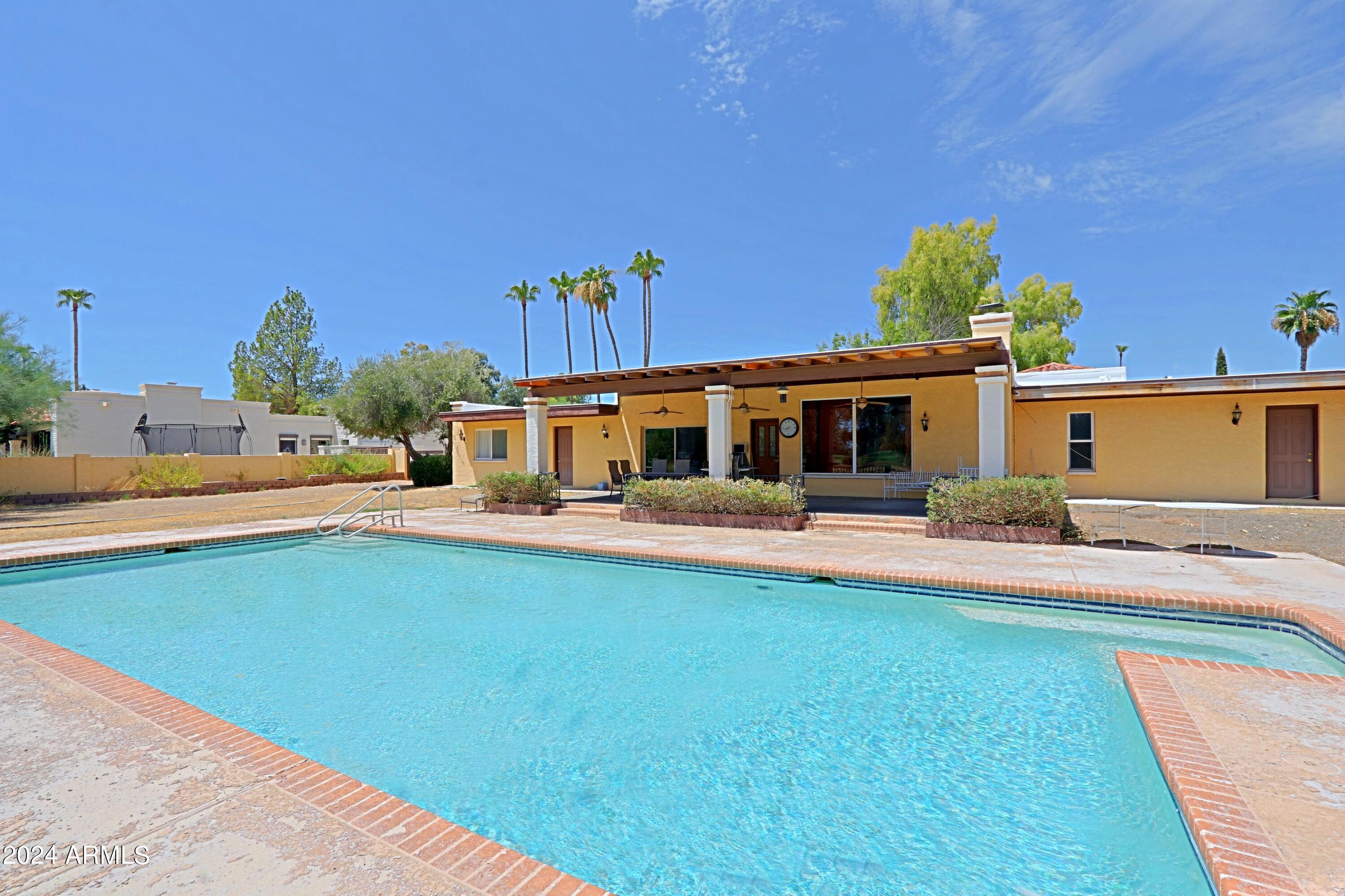 6801 E CABALLO Drive