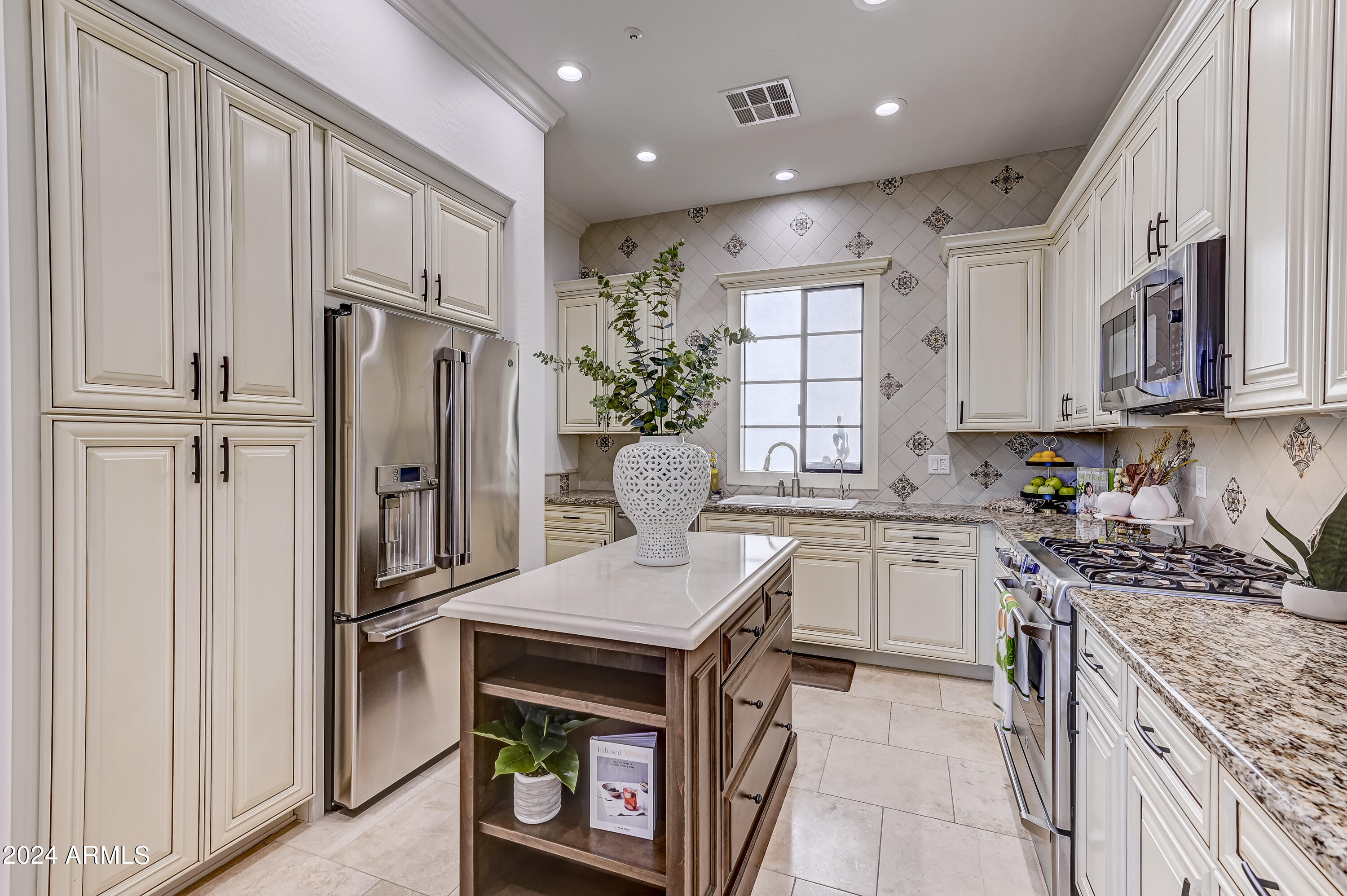 18650 N THOMPSON PEAK Parkway, 1016