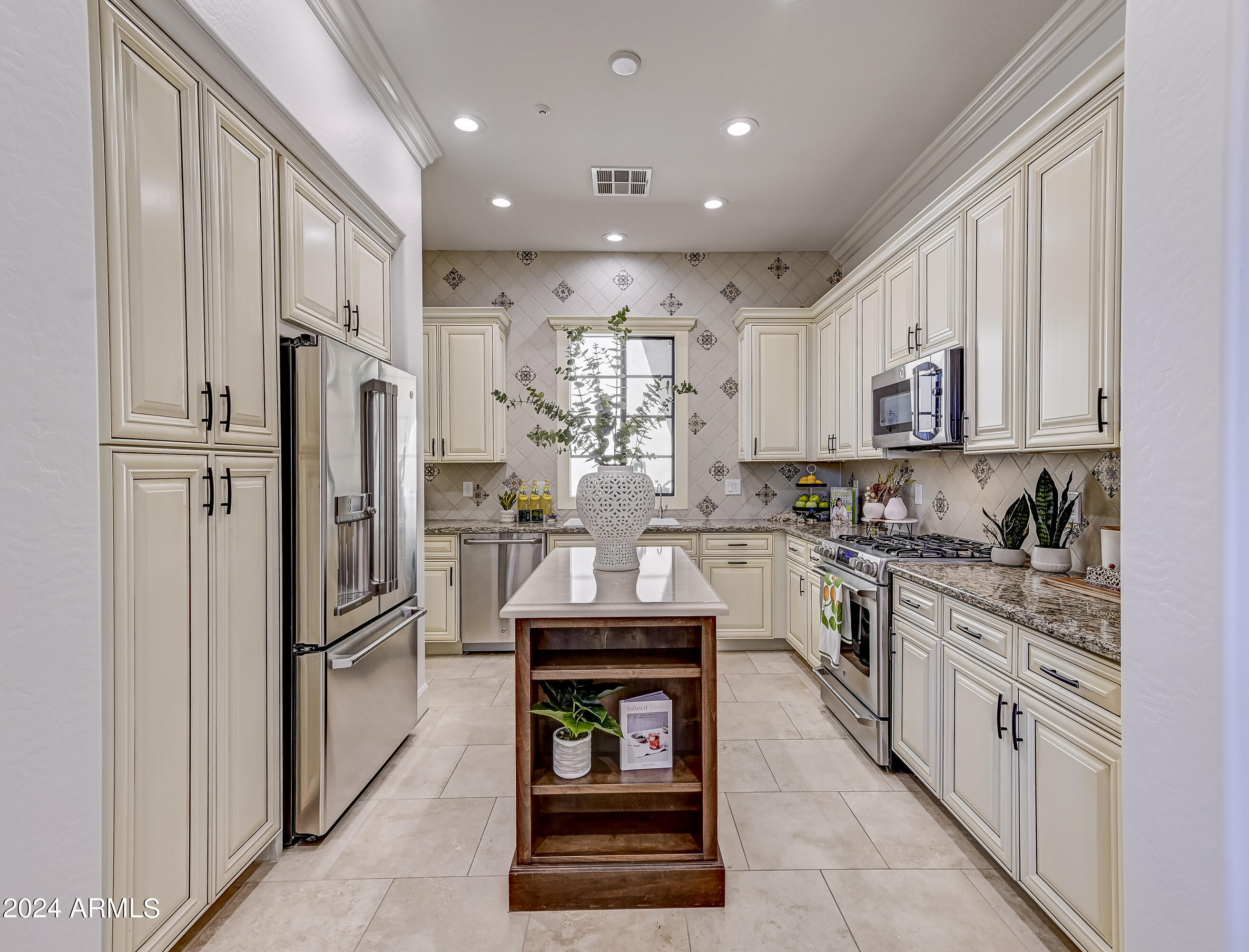 18650 N THOMPSON PEAK Parkway, 1016