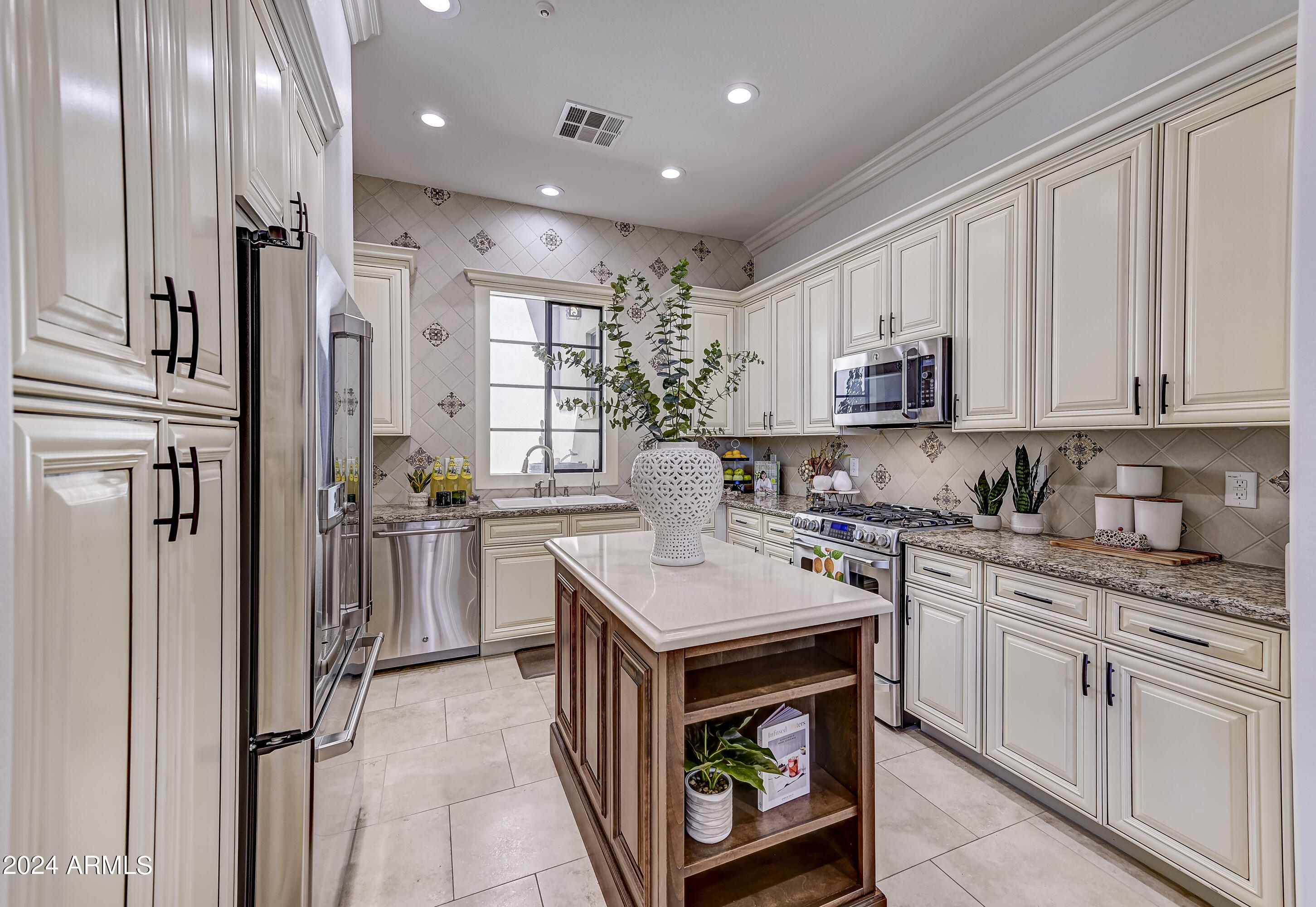 18650 N THOMPSON PEAK Parkway, 1016