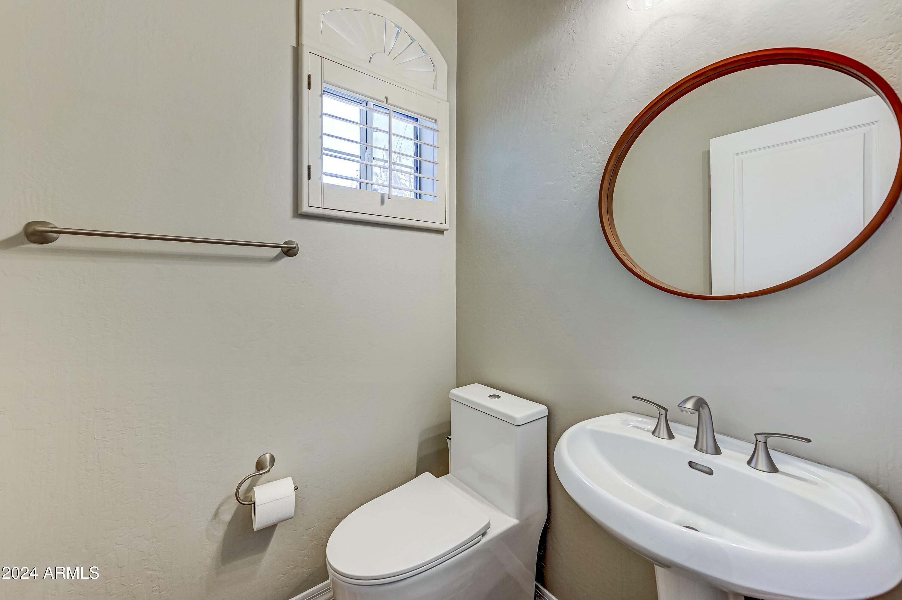 1550 E REDFIELD Road