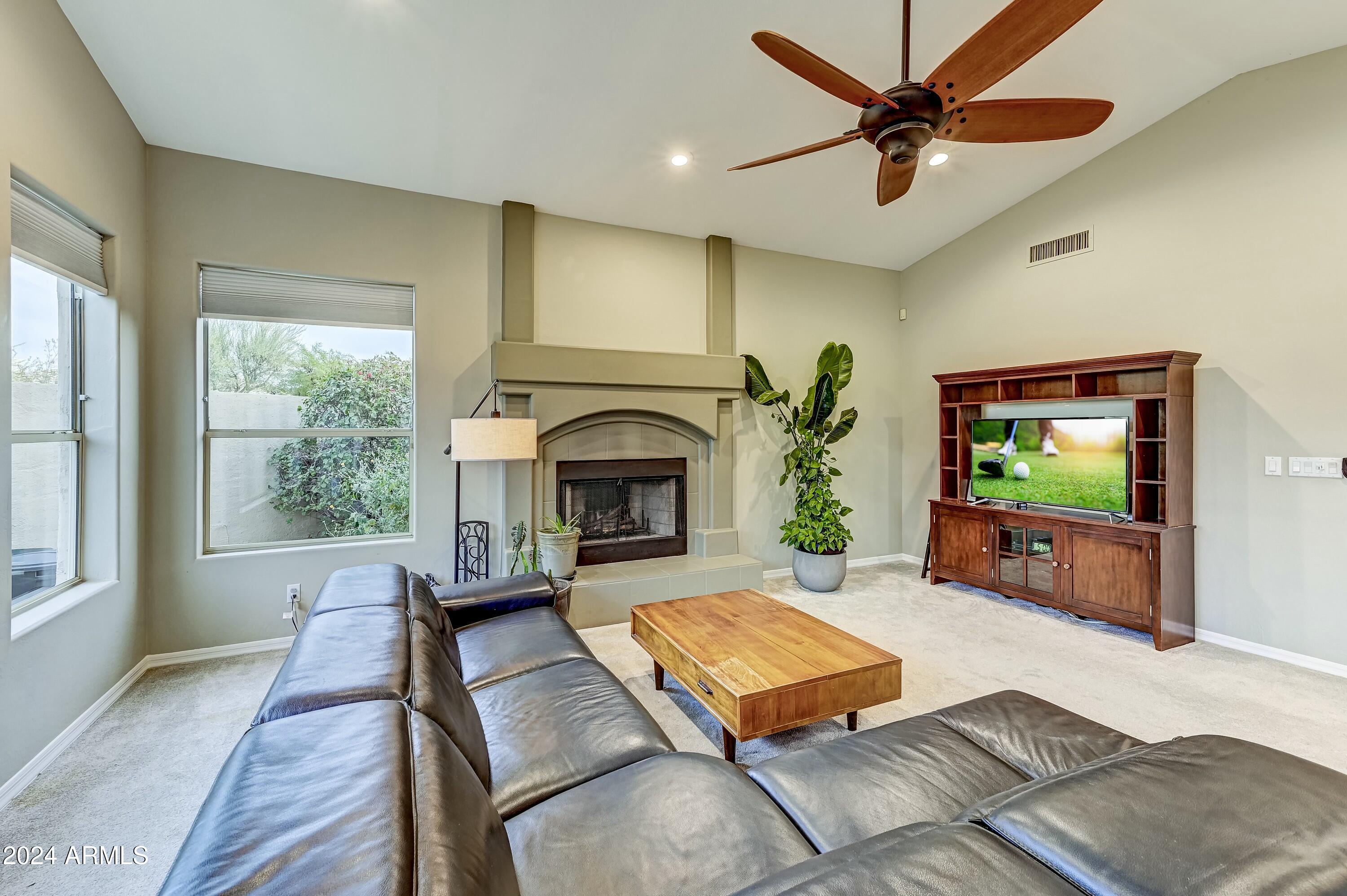 1550 E REDFIELD Road