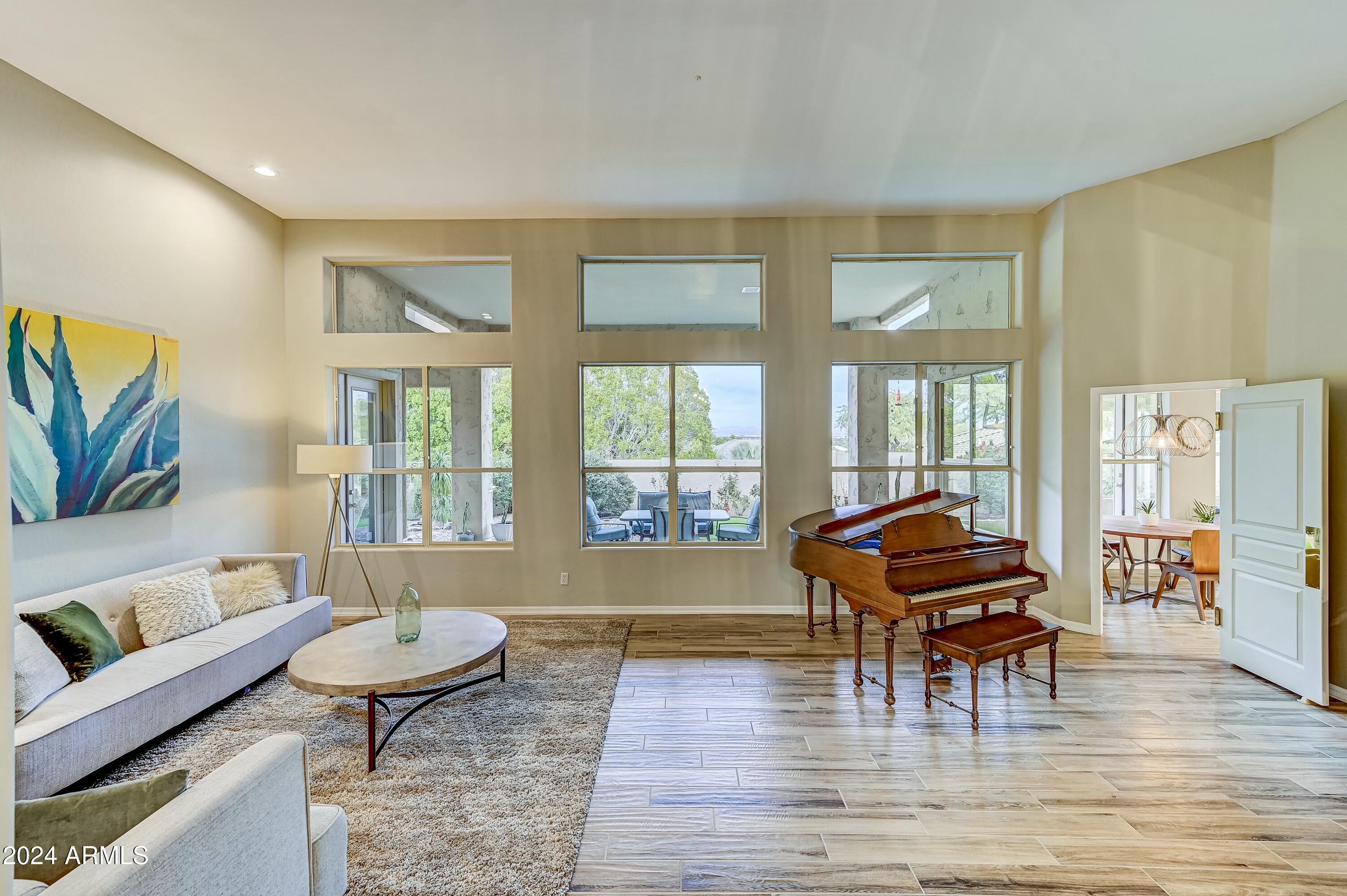 1550 E REDFIELD Road