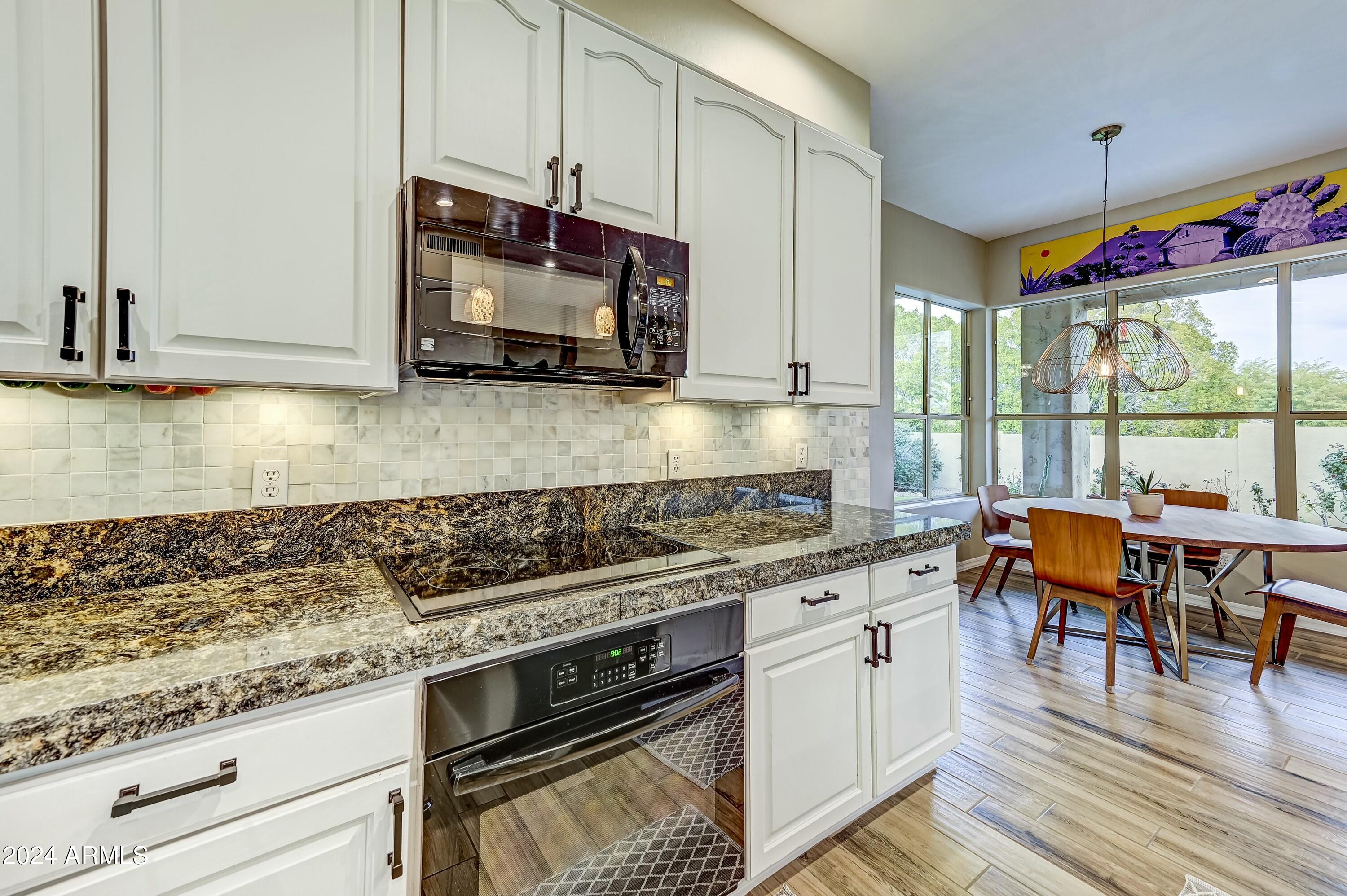 1550 E REDFIELD Road