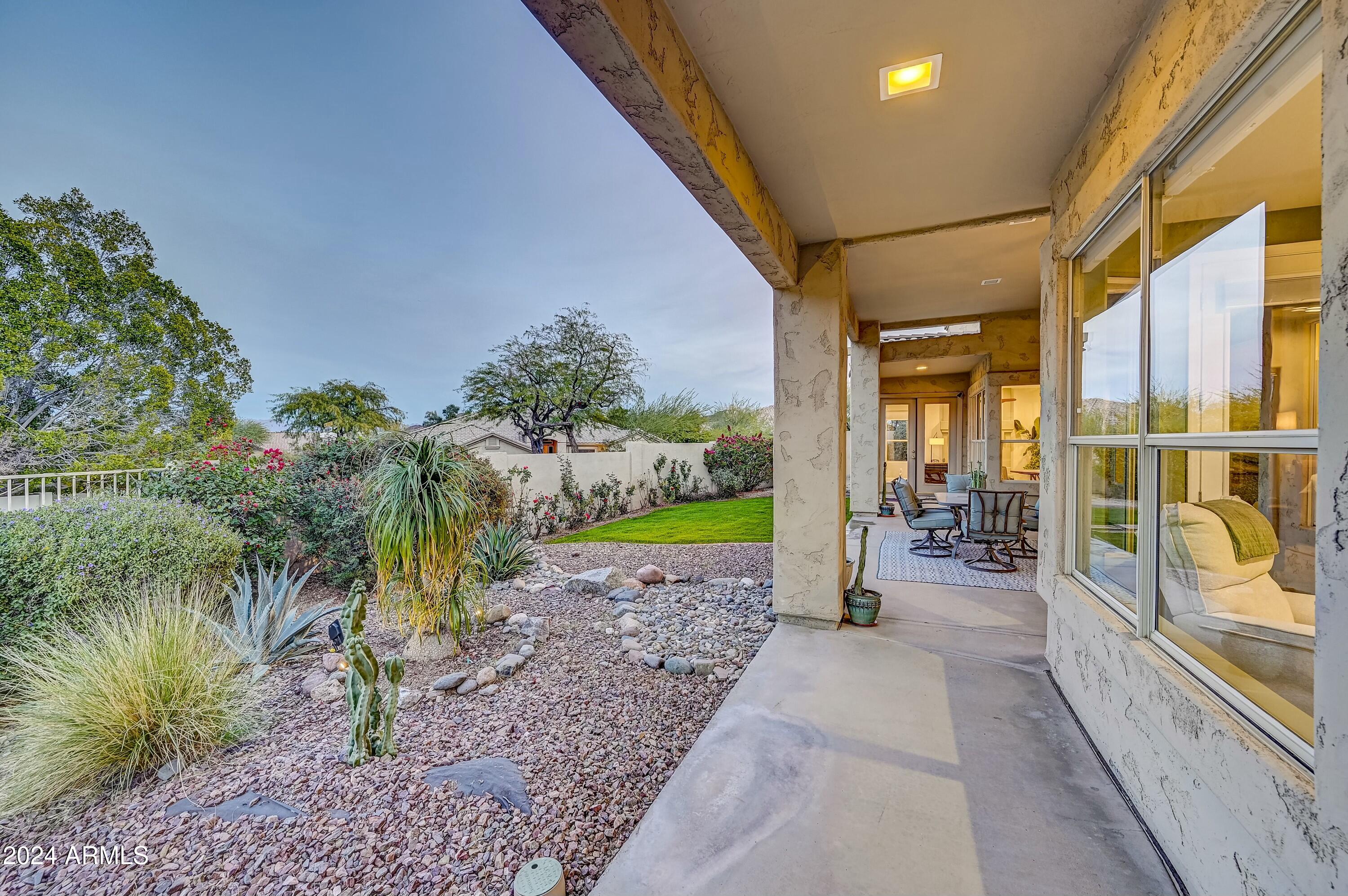 1550 E REDFIELD Road