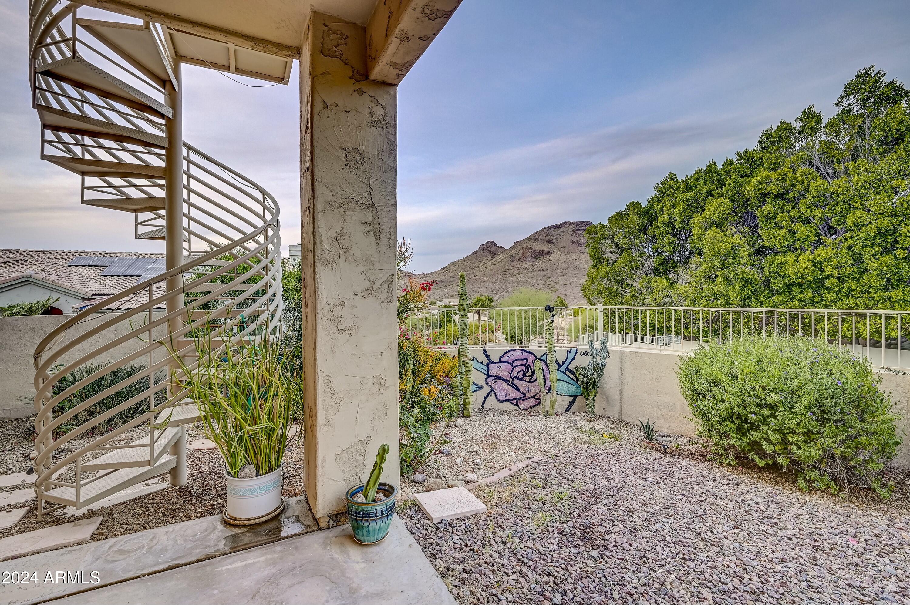 1550 E REDFIELD Road