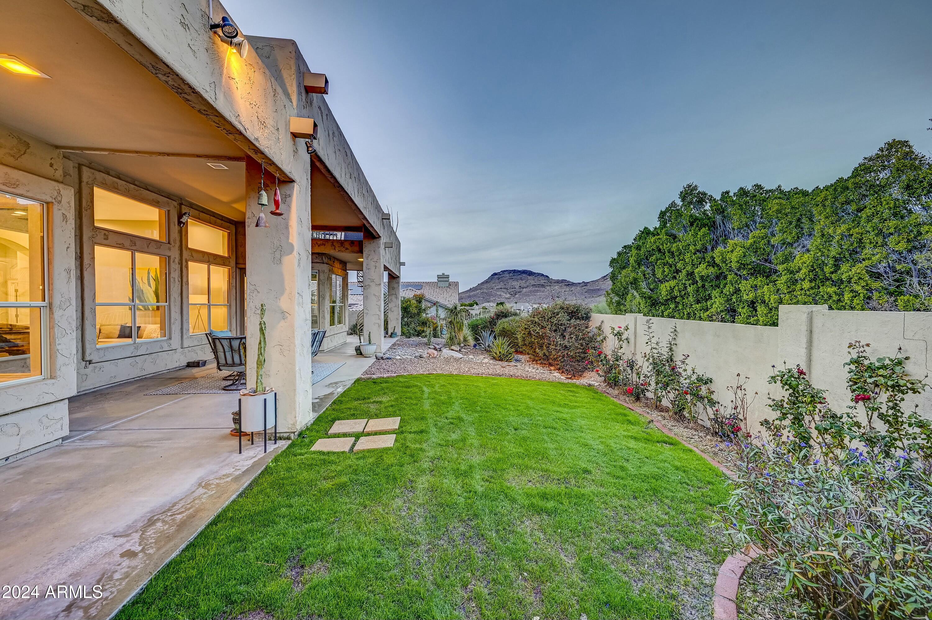 1550 E REDFIELD Road