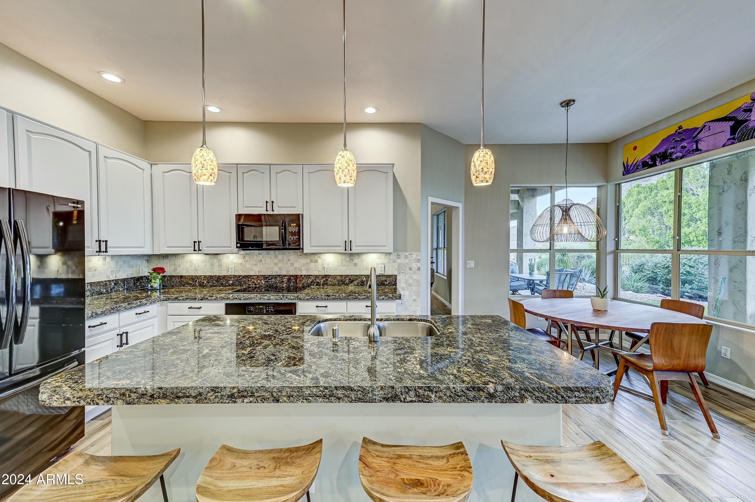 1550 E REDFIELD Road