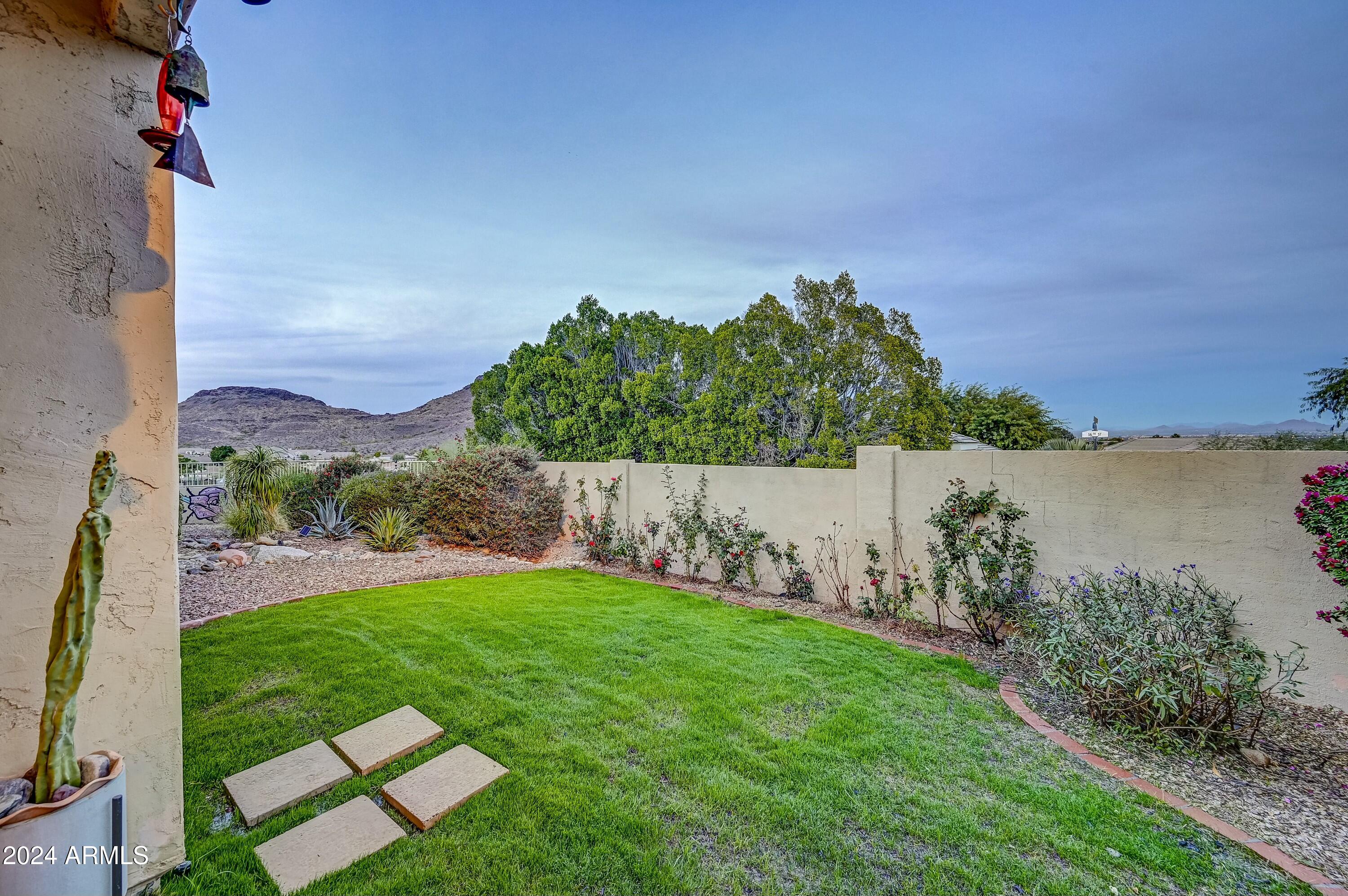 1550 E REDFIELD Road