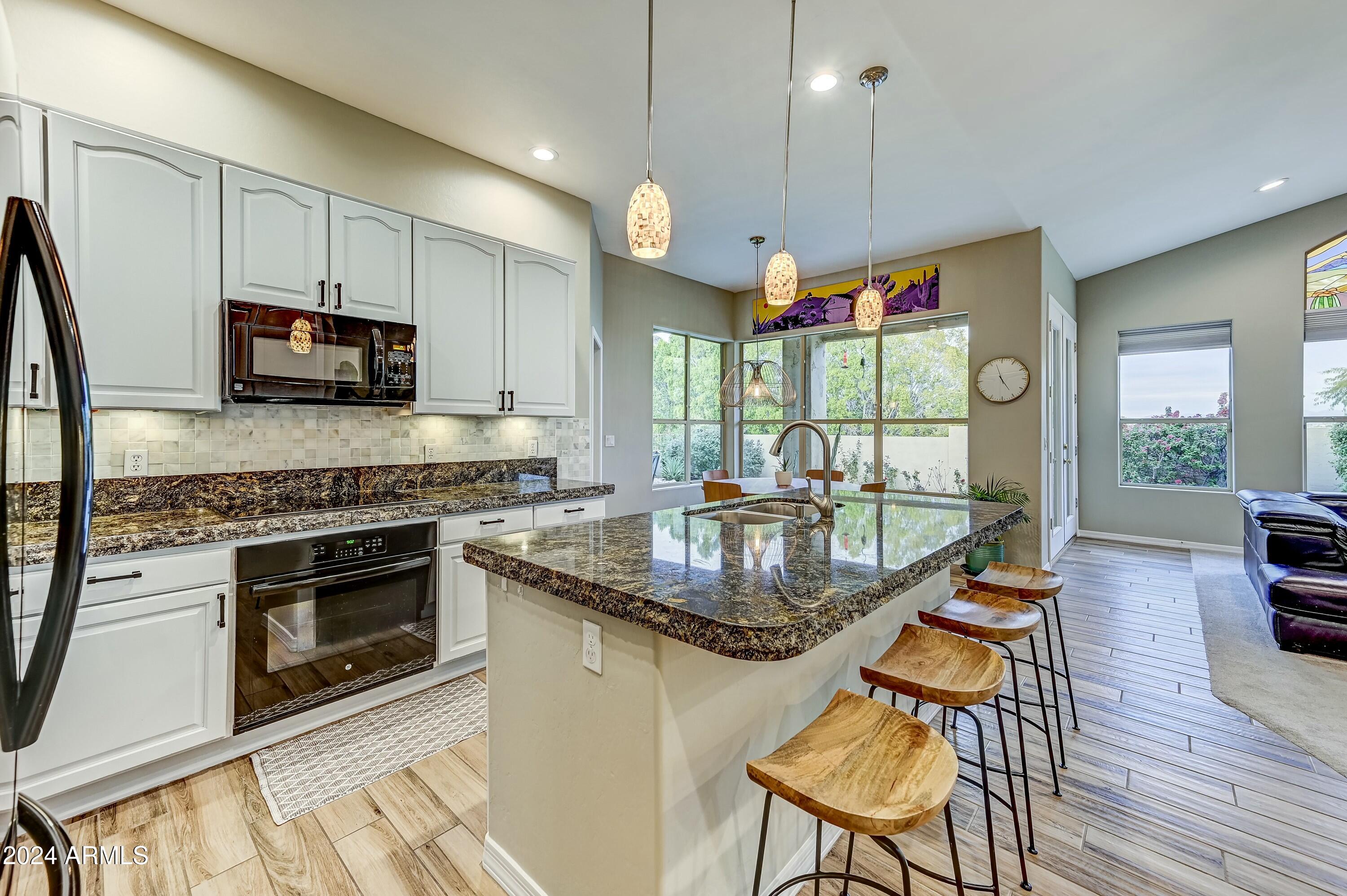 1550 E REDFIELD Road