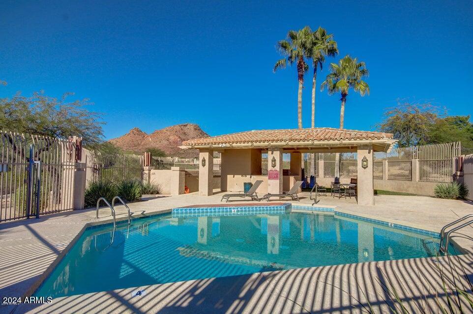 1550 E REDFIELD Road