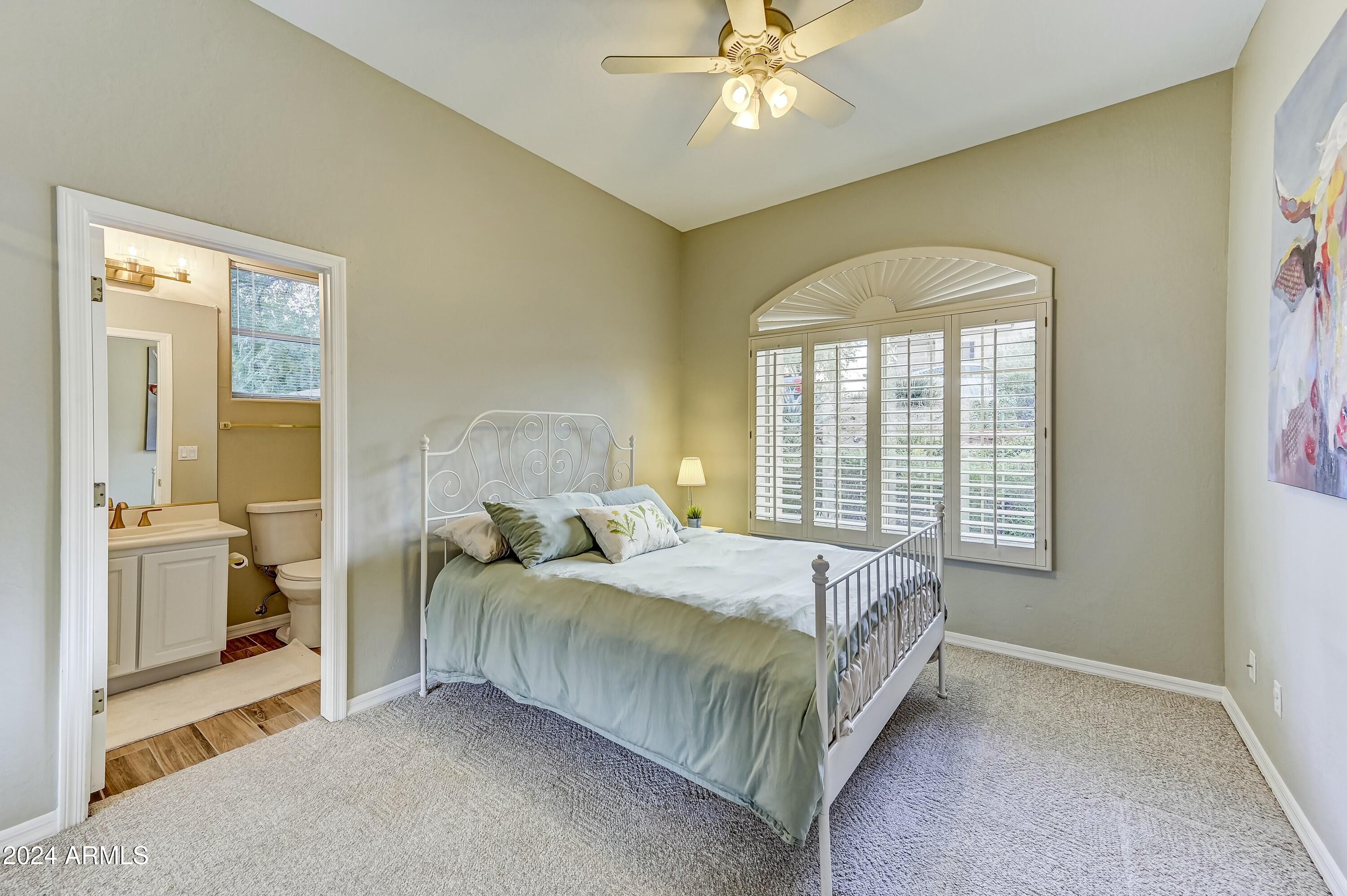 1550 E REDFIELD Road