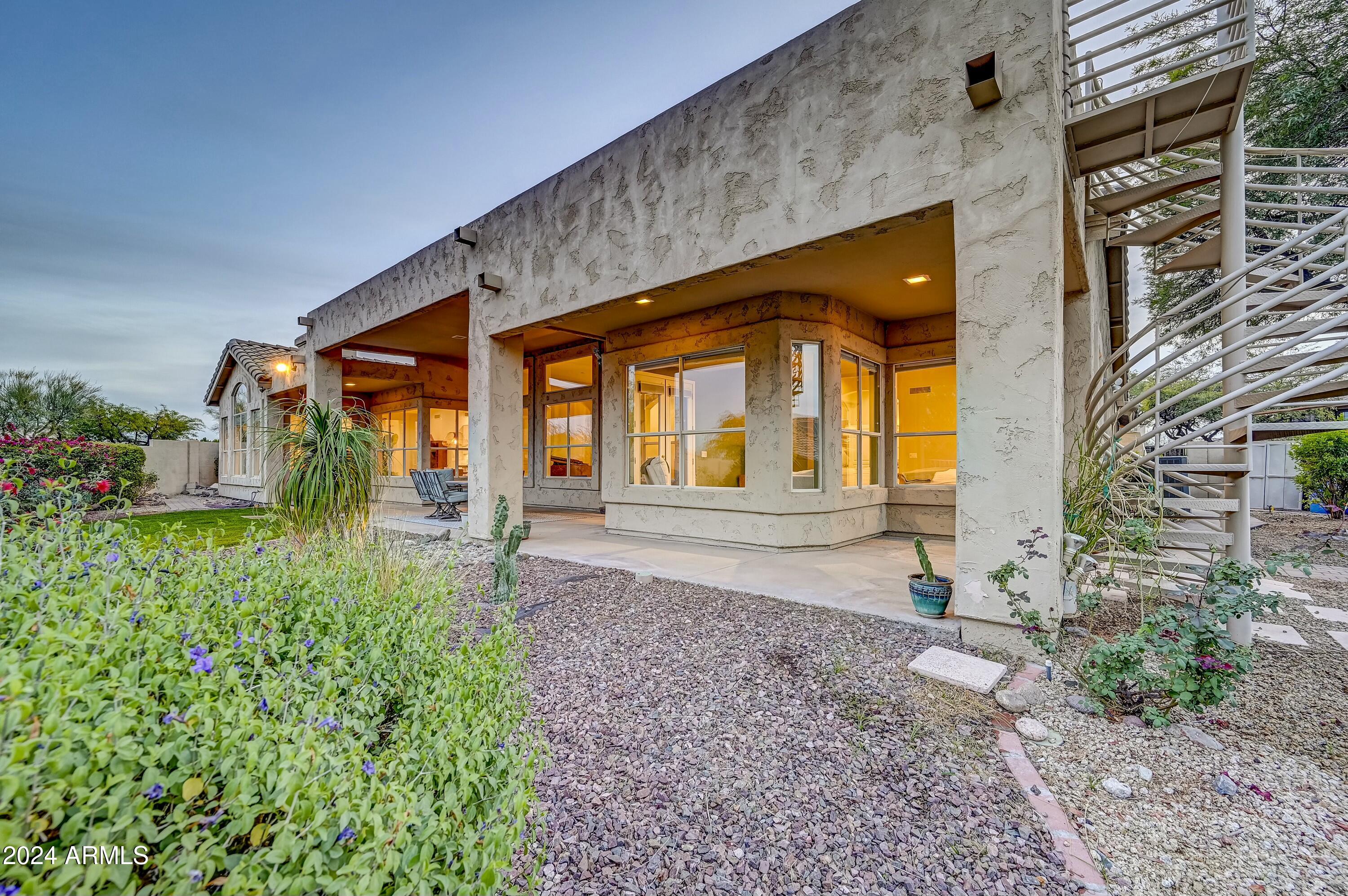 1550 E REDFIELD Road