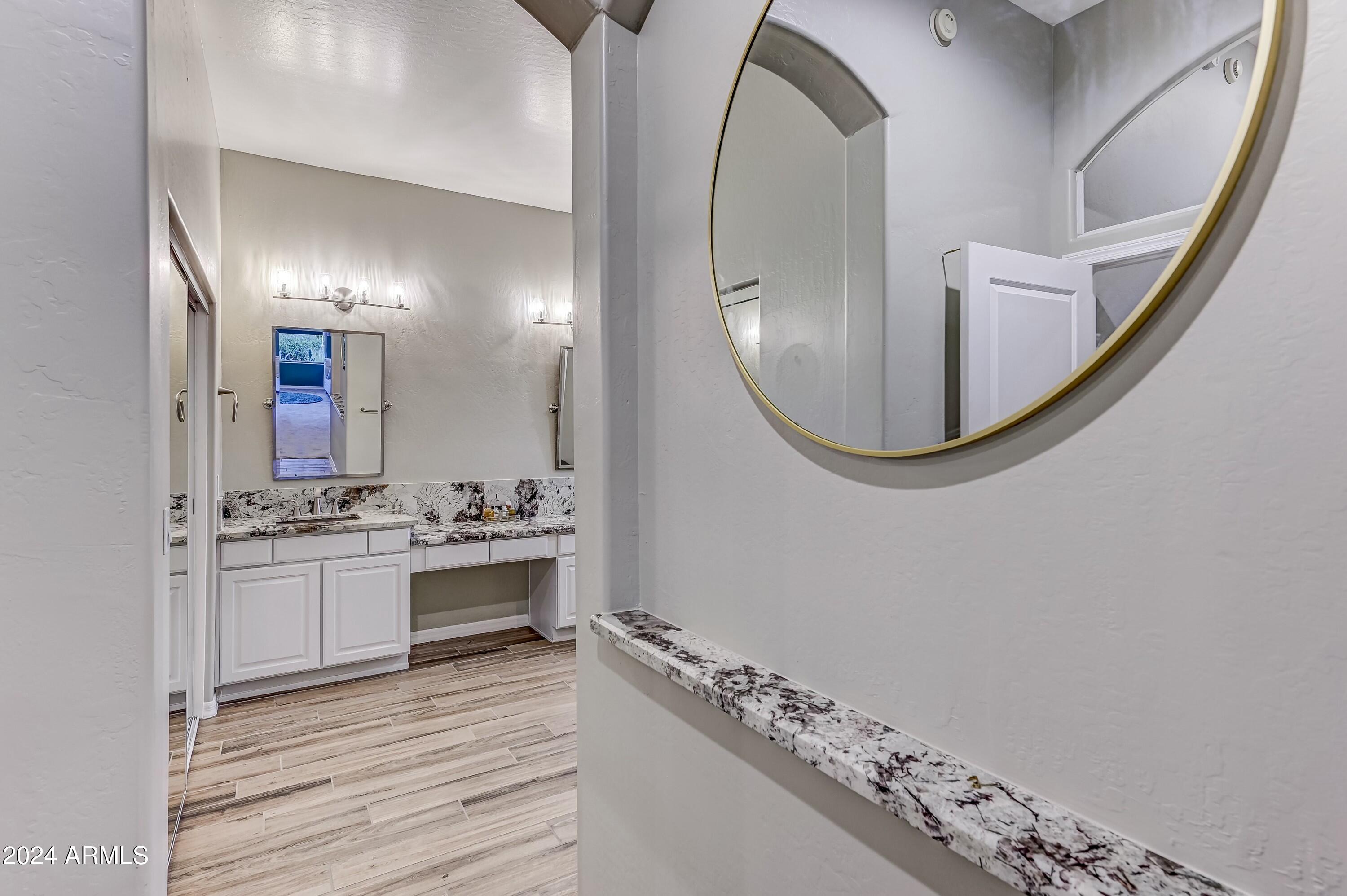 1550 E REDFIELD Road