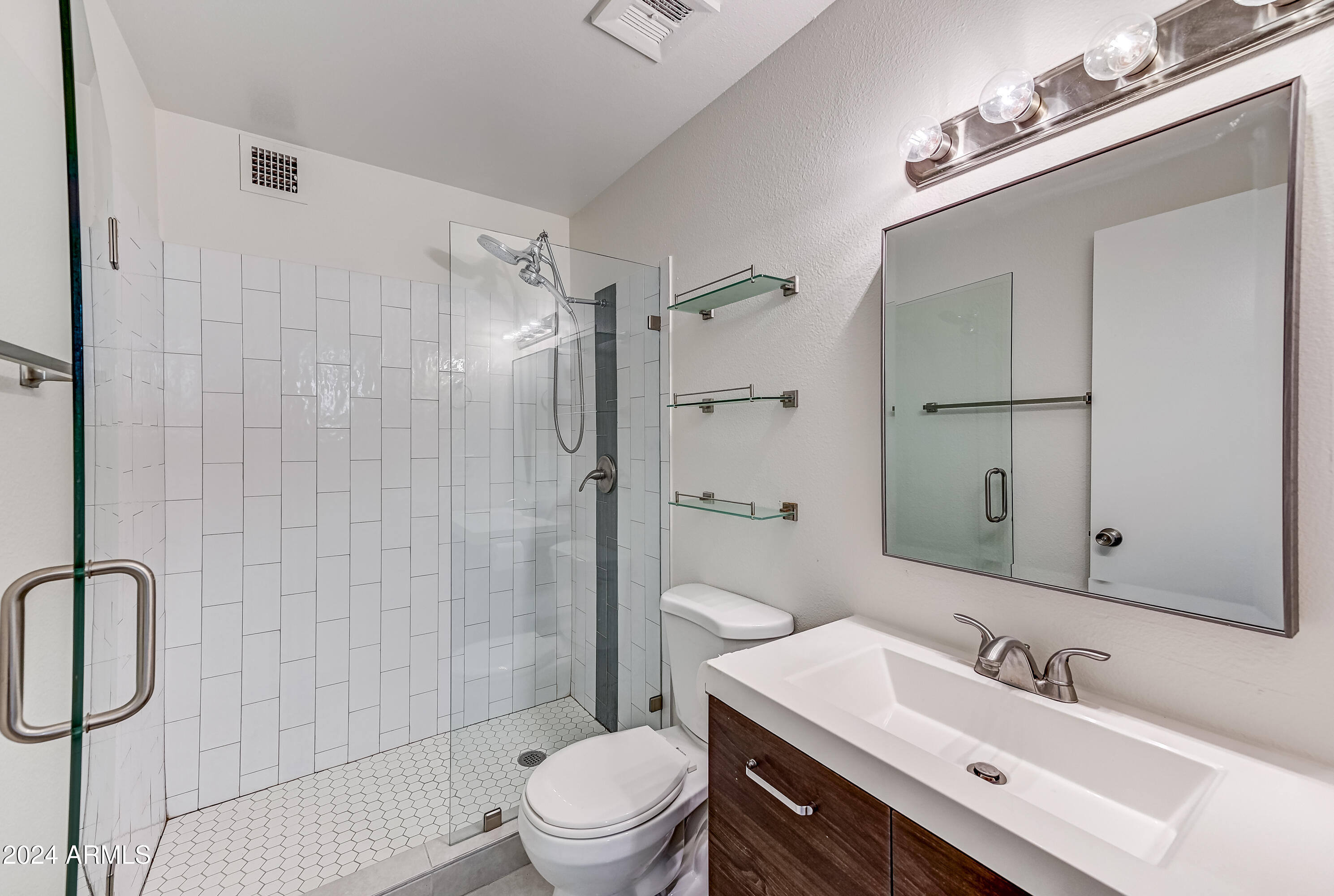 4336 N PARKWAY Avenue