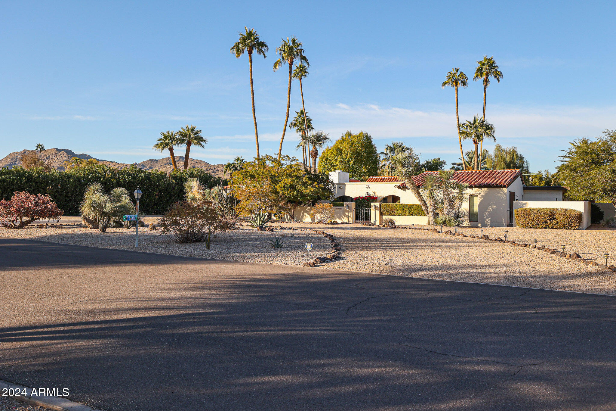 6740 E VALLEY VISTA Lane