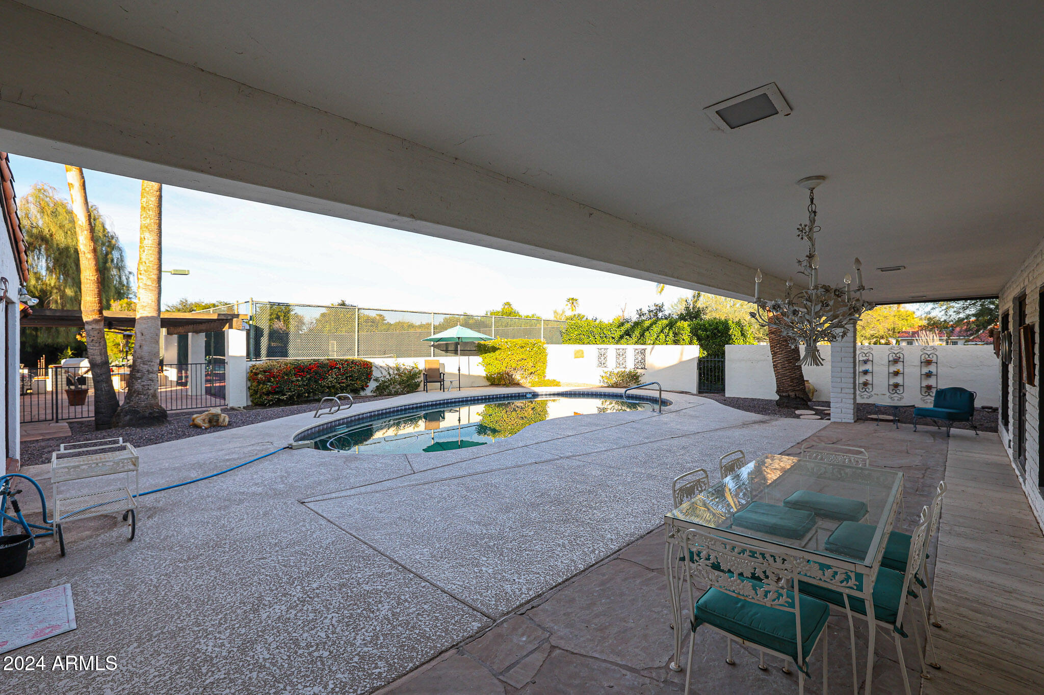 6740 E VALLEY VISTA Lane