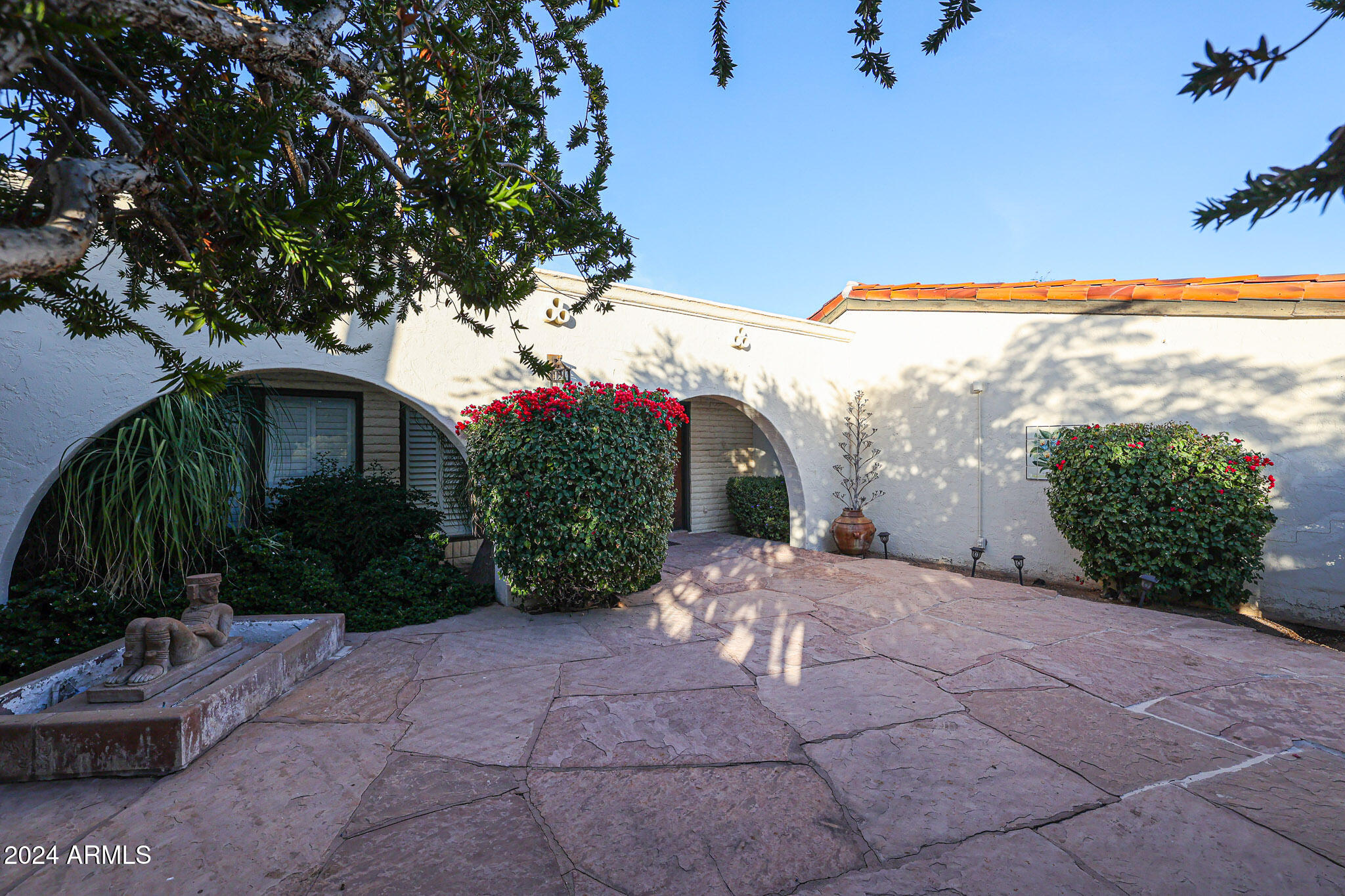 6740 E VALLEY VISTA Lane