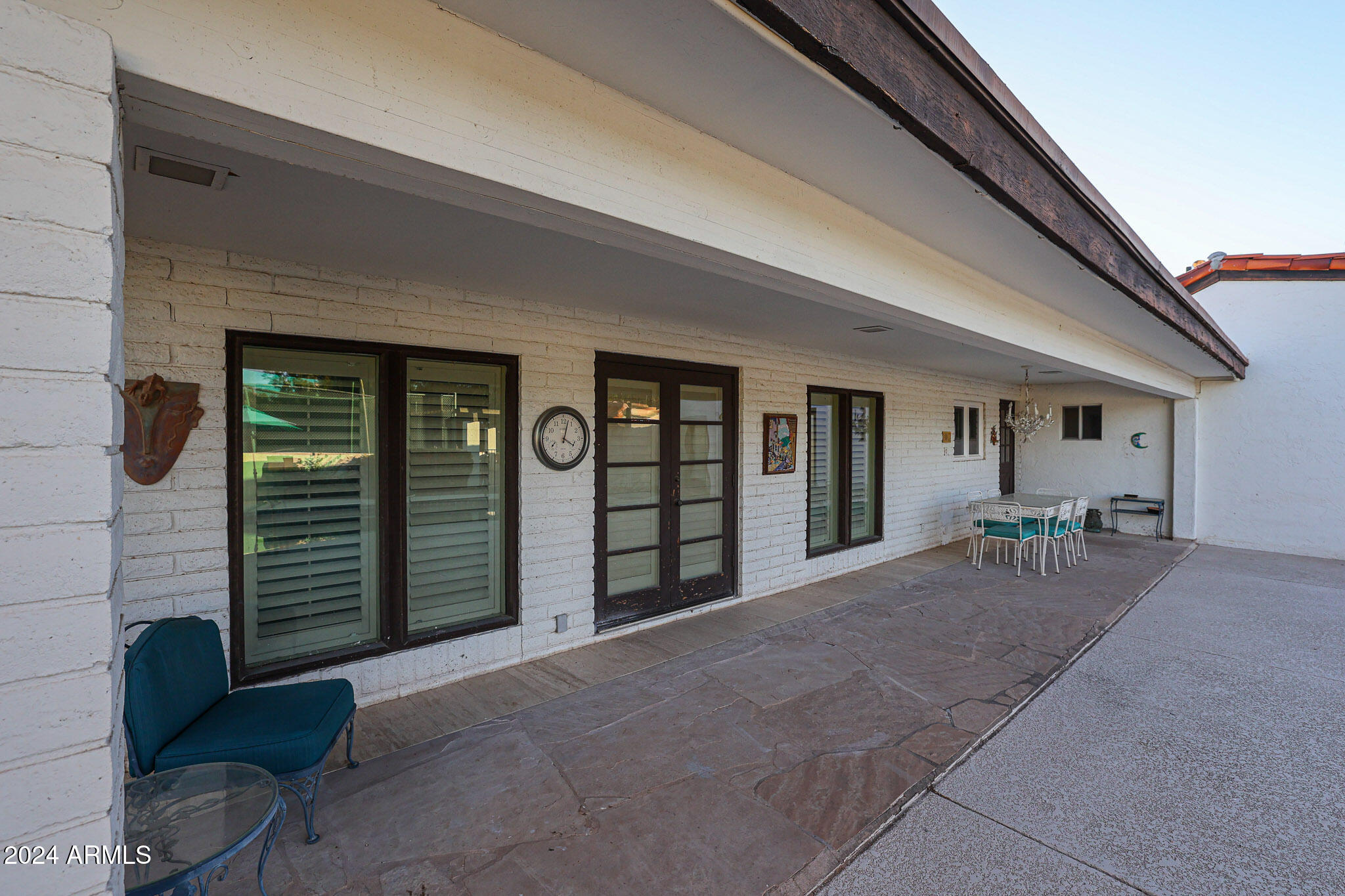 6740 E VALLEY VISTA Lane