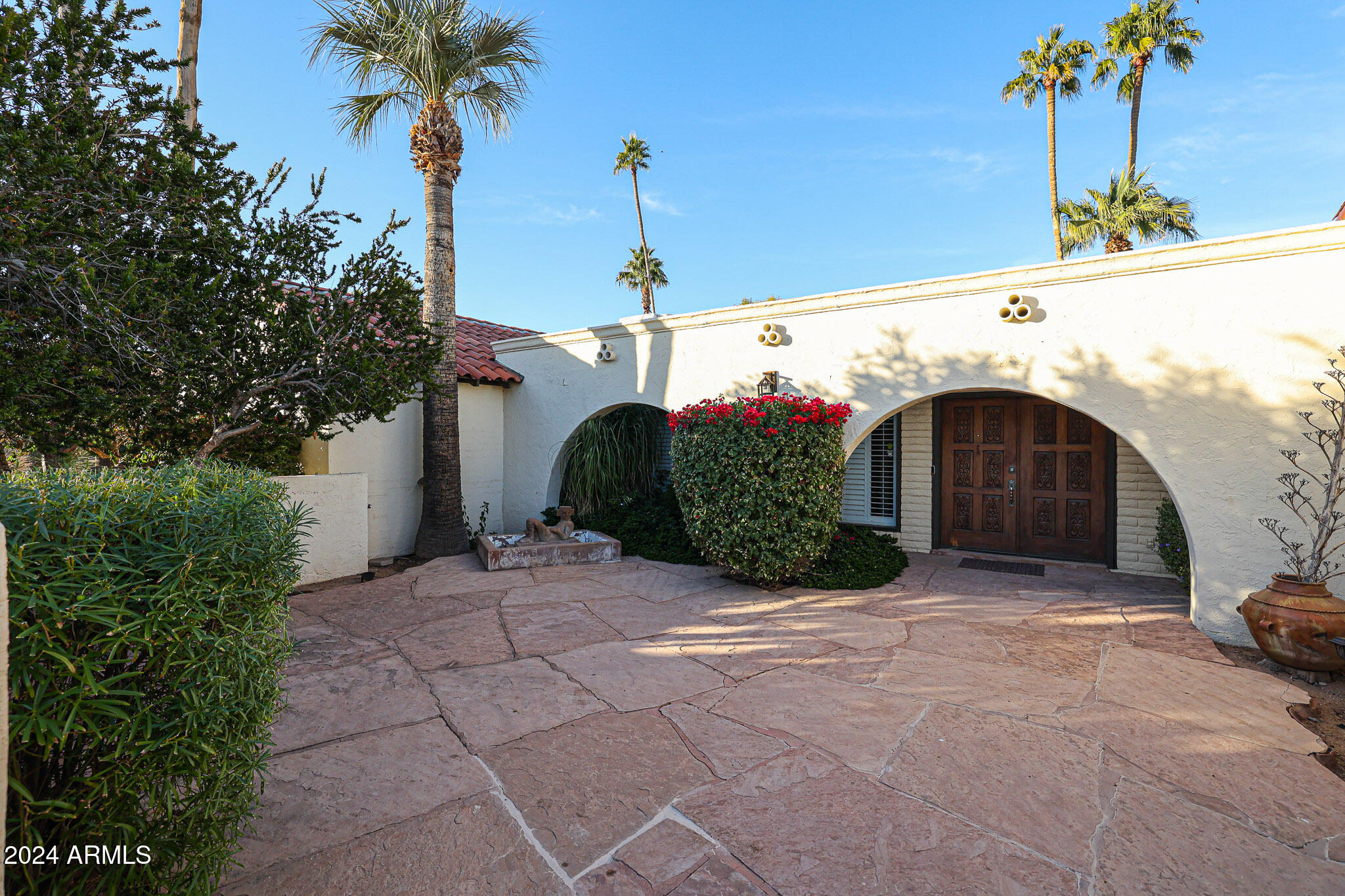 6740 E VALLEY VISTA Lane