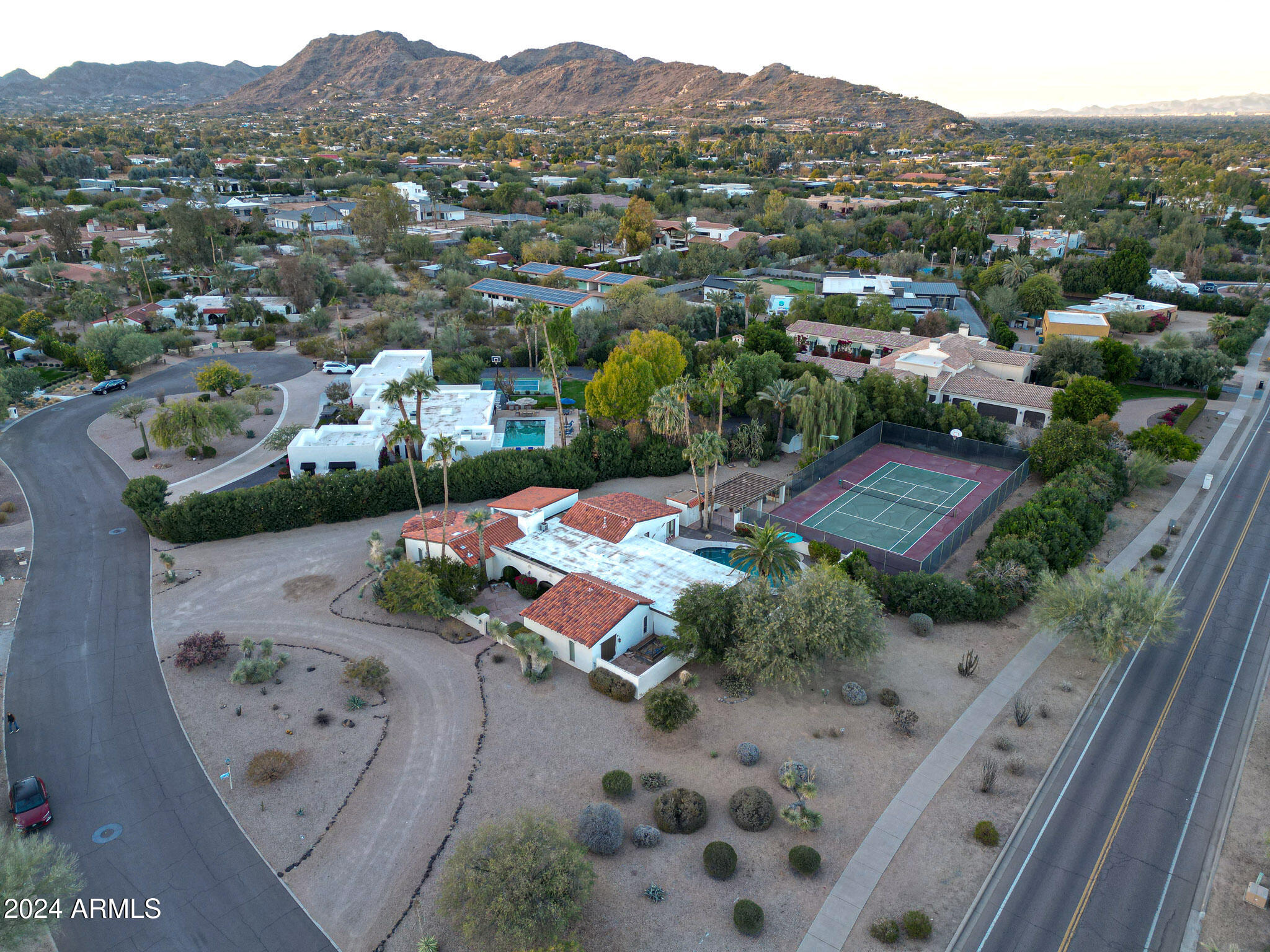 6740 E VALLEY VISTA Lane