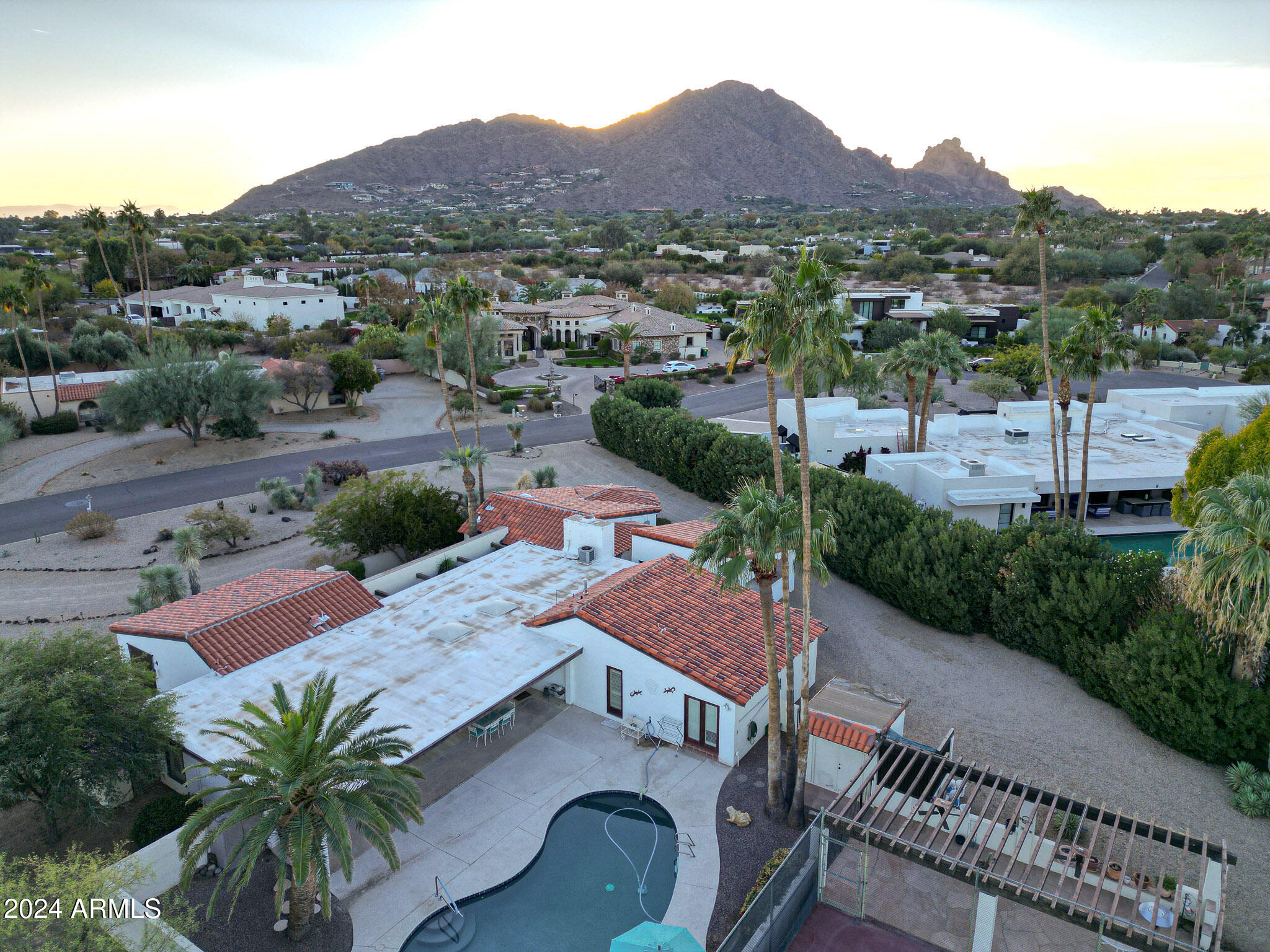 6740 E VALLEY VISTA Lane