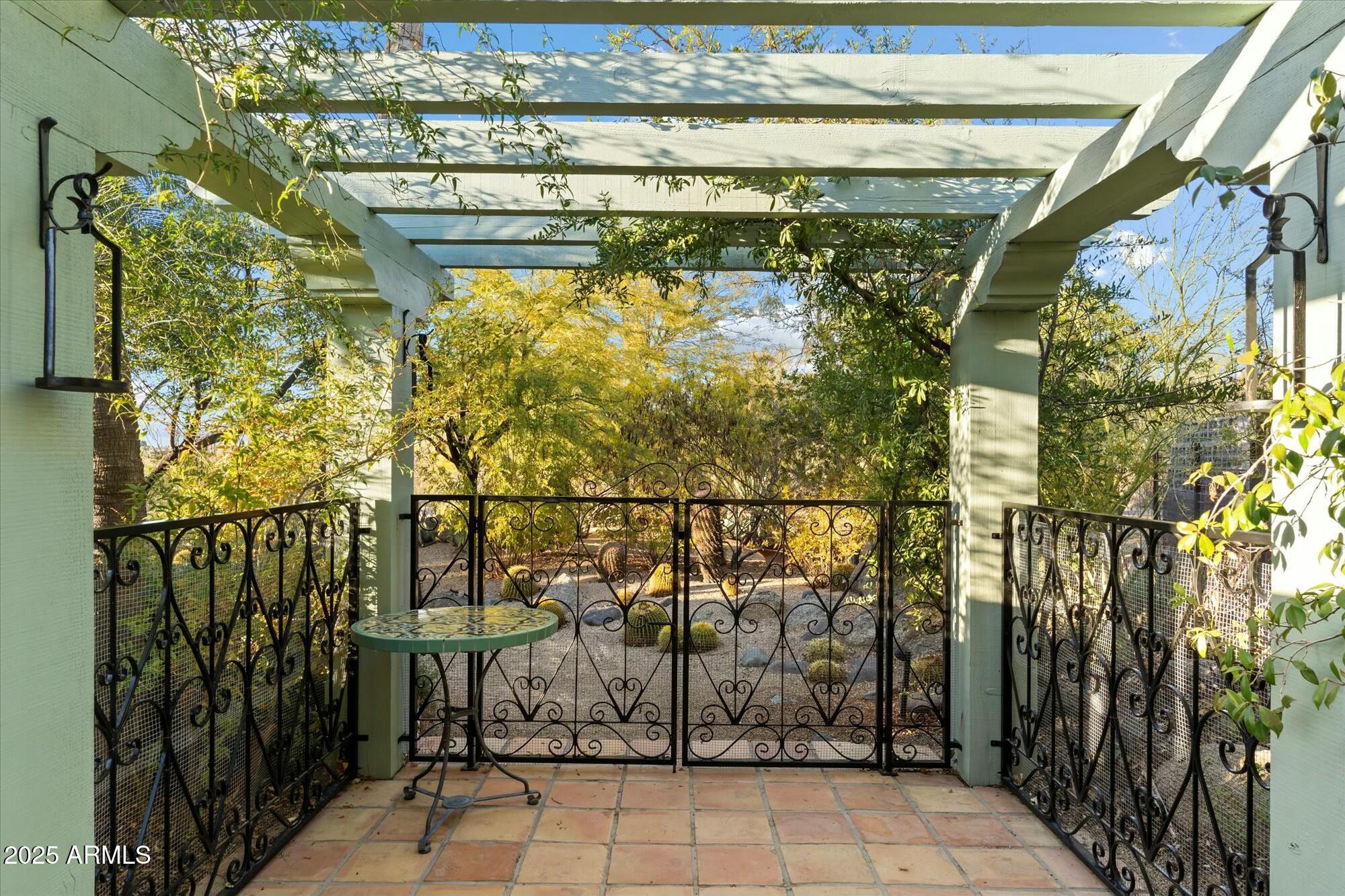 7451 E LONG RIFLE Road