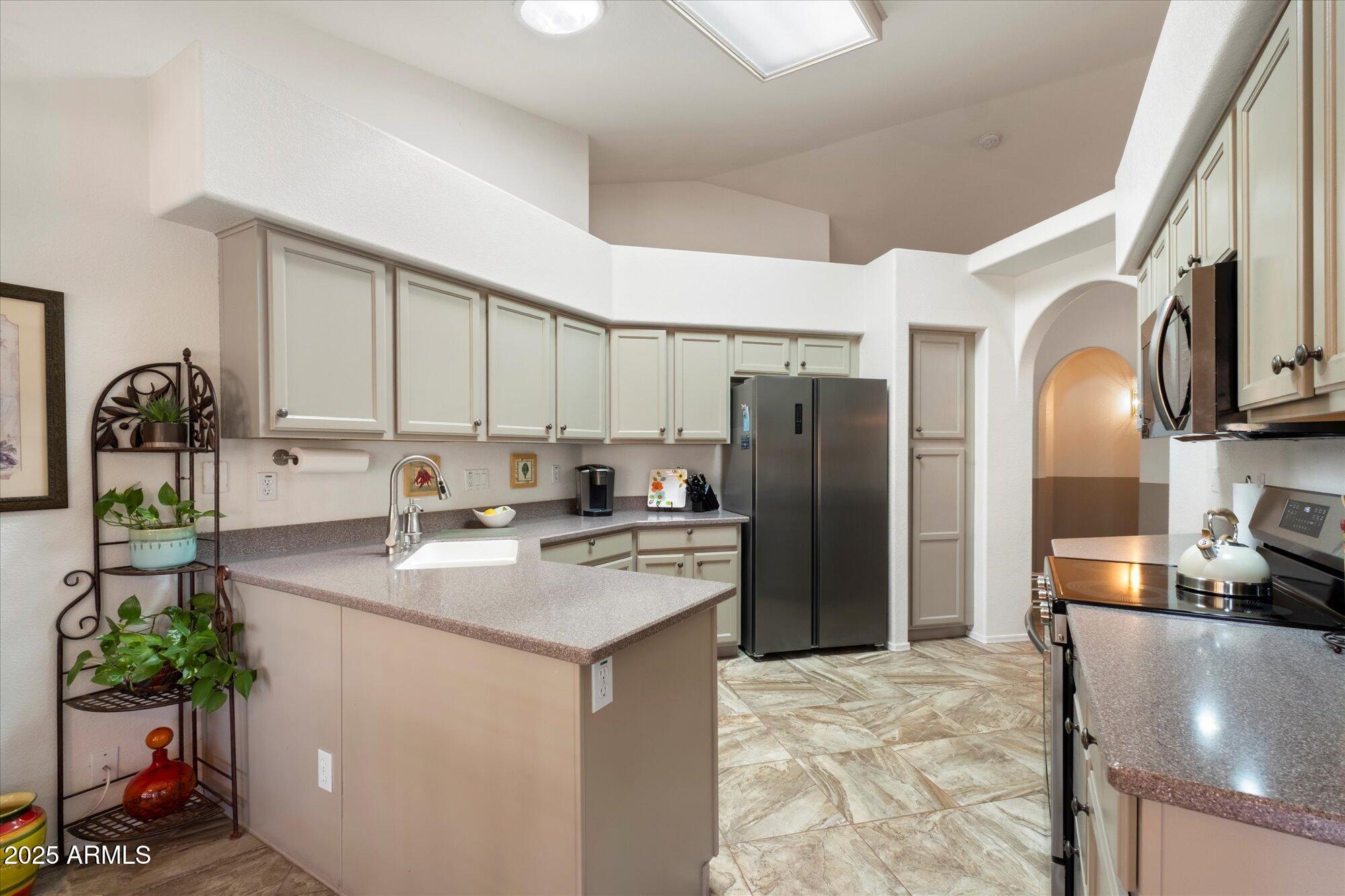 8546 W WESCOTT Drive