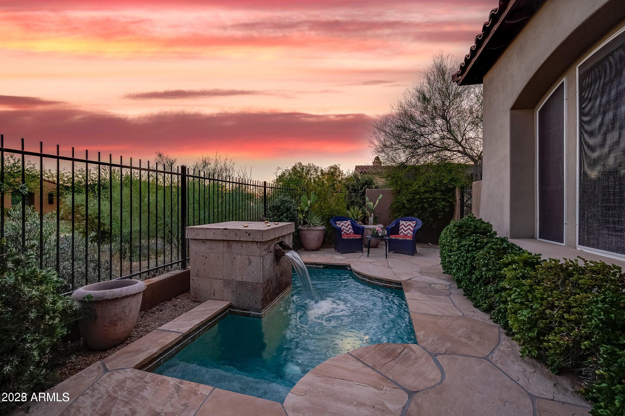 8905 E MOUNTAIN SPRING Road