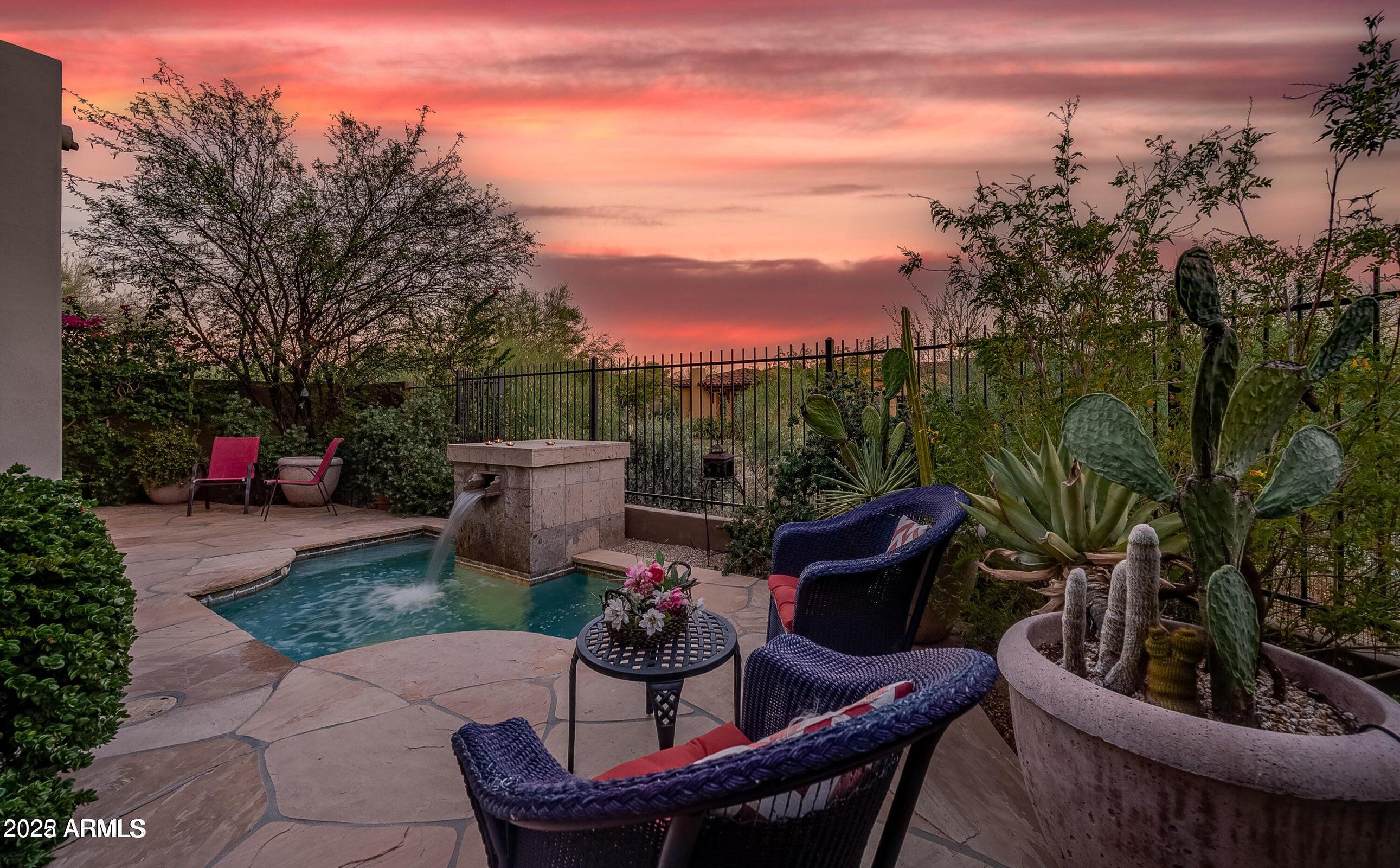 8905 E MOUNTAIN SPRING Road