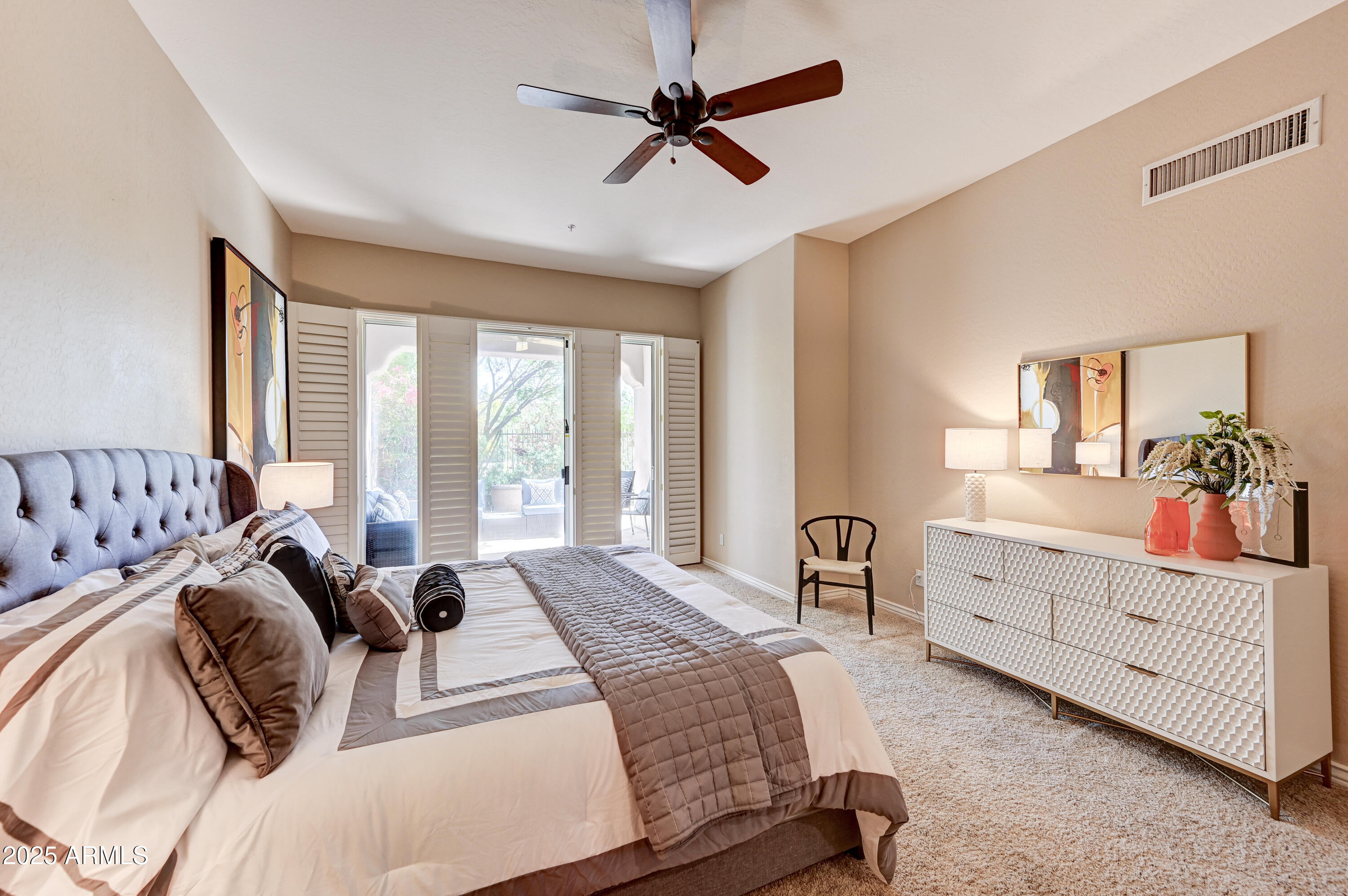 8905 E MOUNTAIN SPRING Road