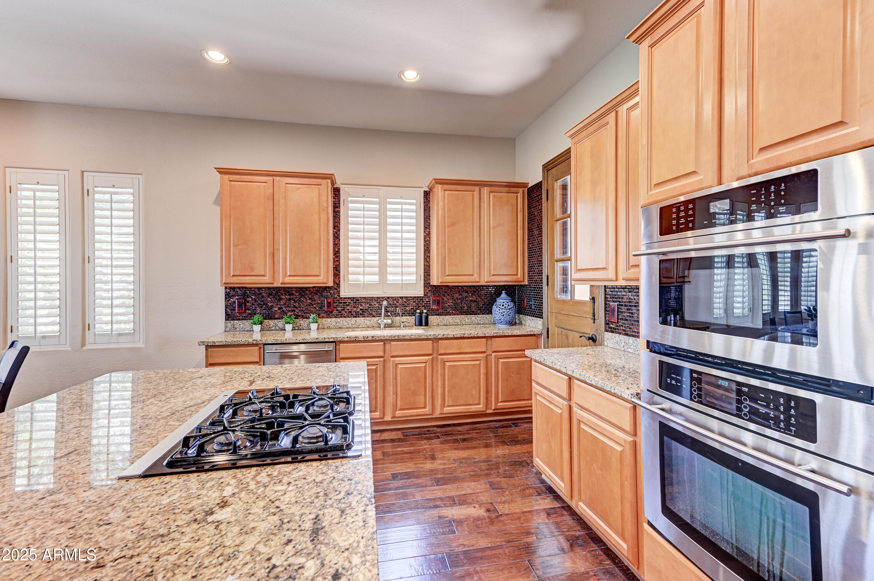 8905 E MOUNTAIN SPRING Road