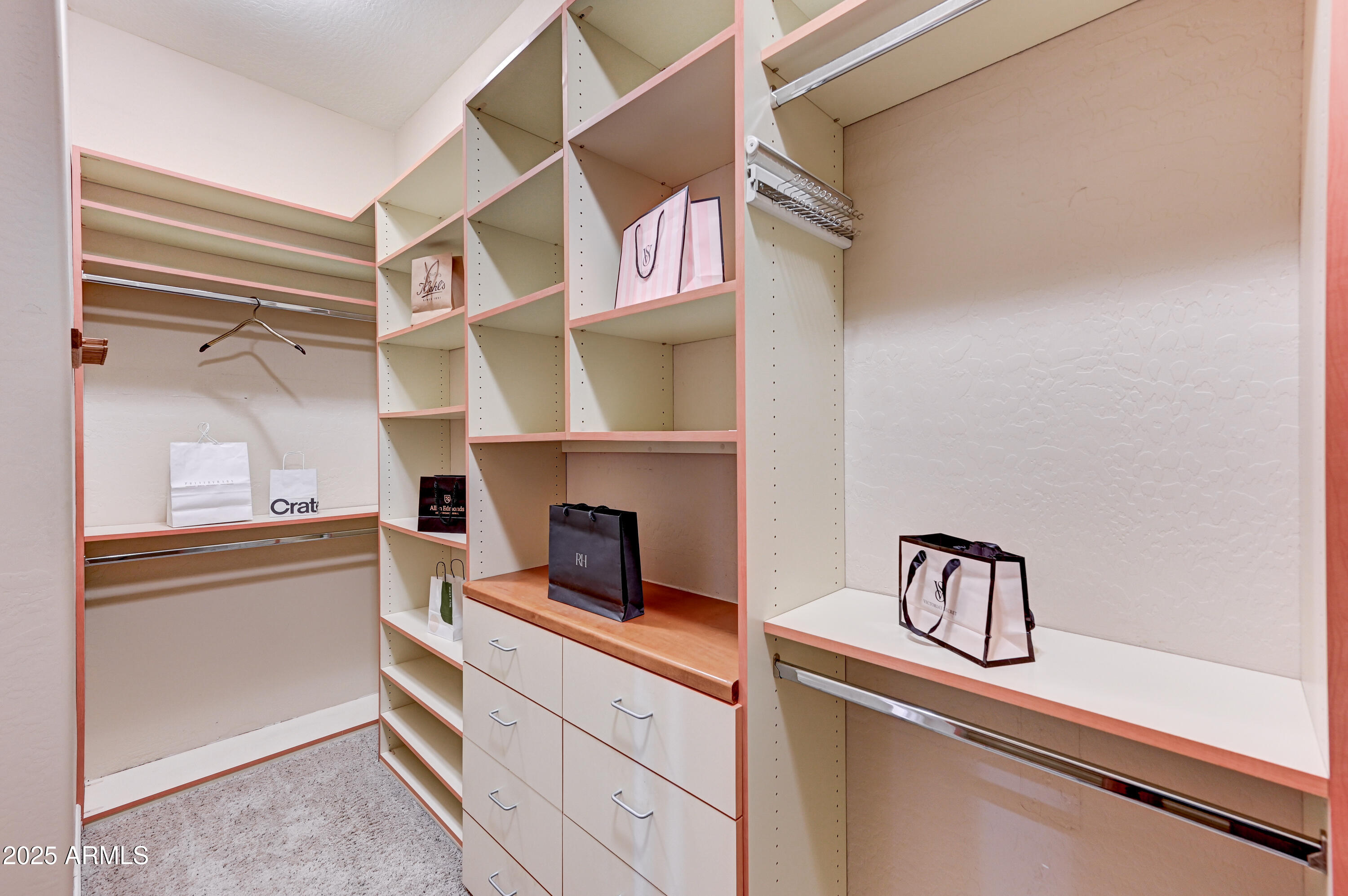 8905 E MOUNTAIN SPRING Road