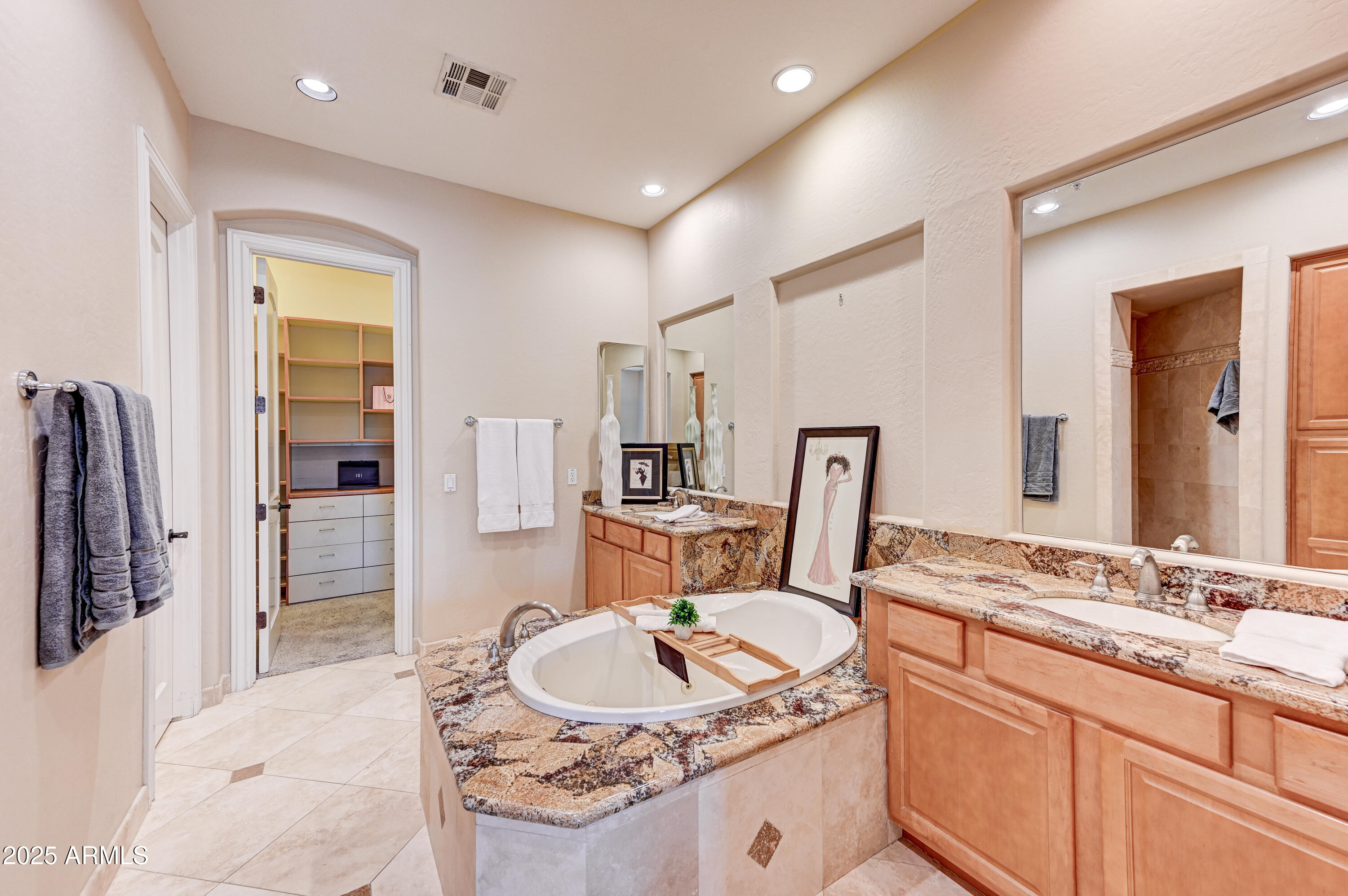 8905 E MOUNTAIN SPRING Road