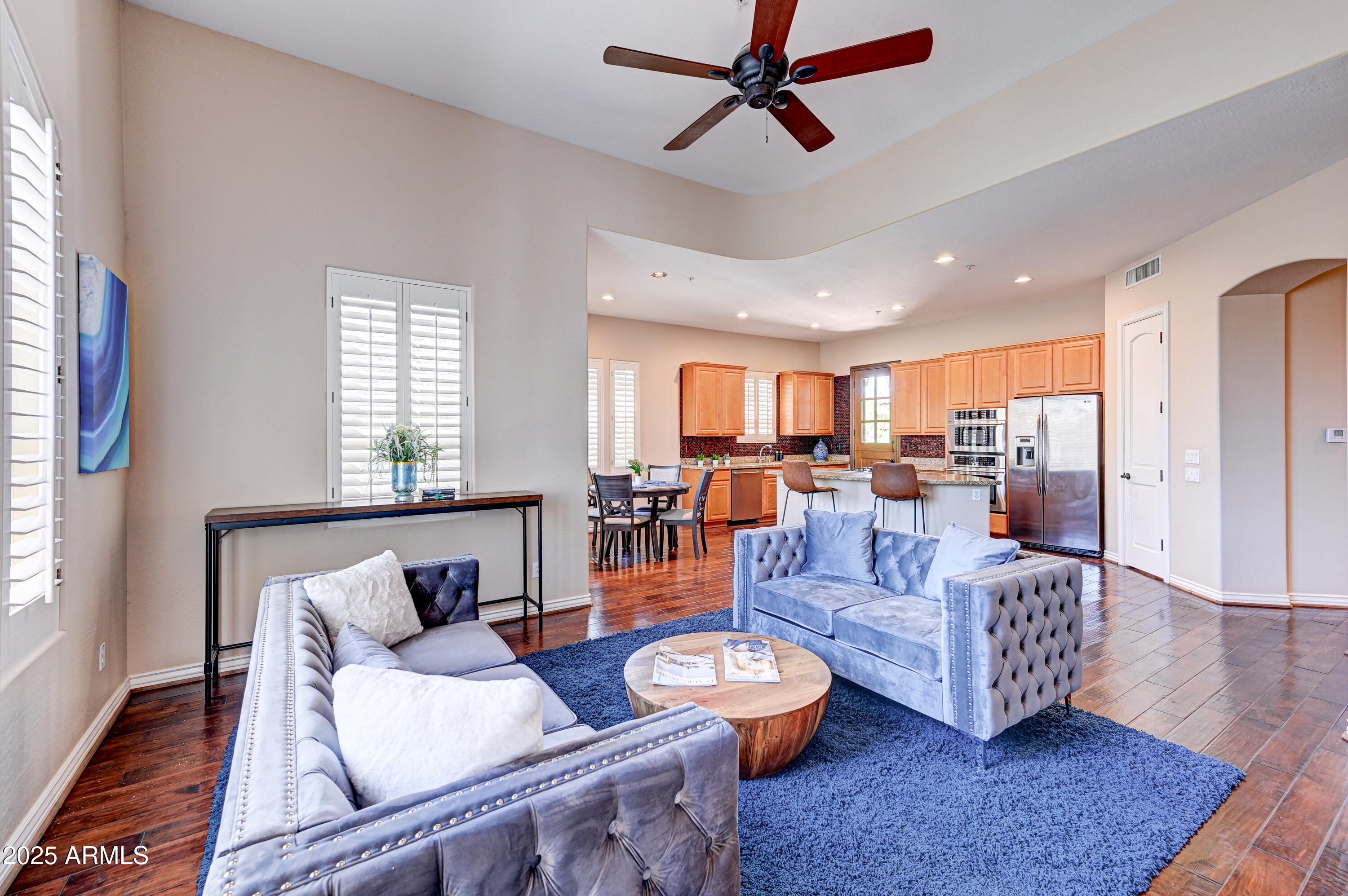 8905 E MOUNTAIN SPRING Road