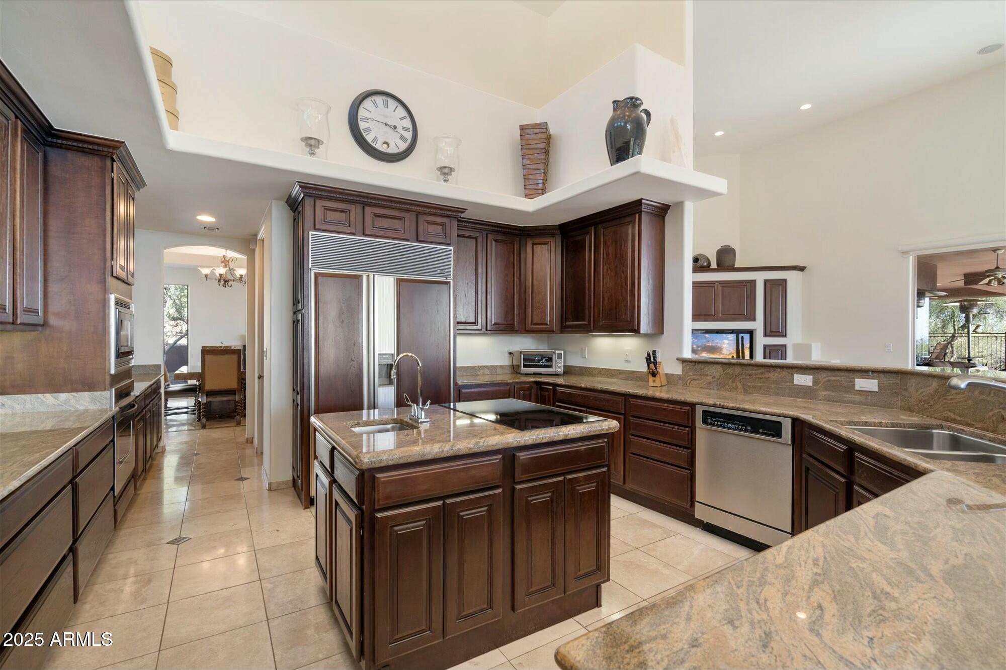 6407 E OLD PAINT Trail