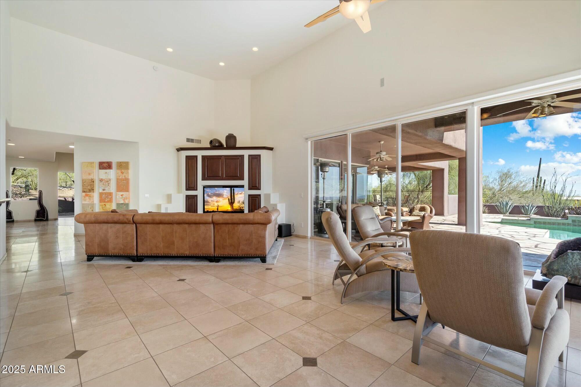 6407 E OLD PAINT Trail