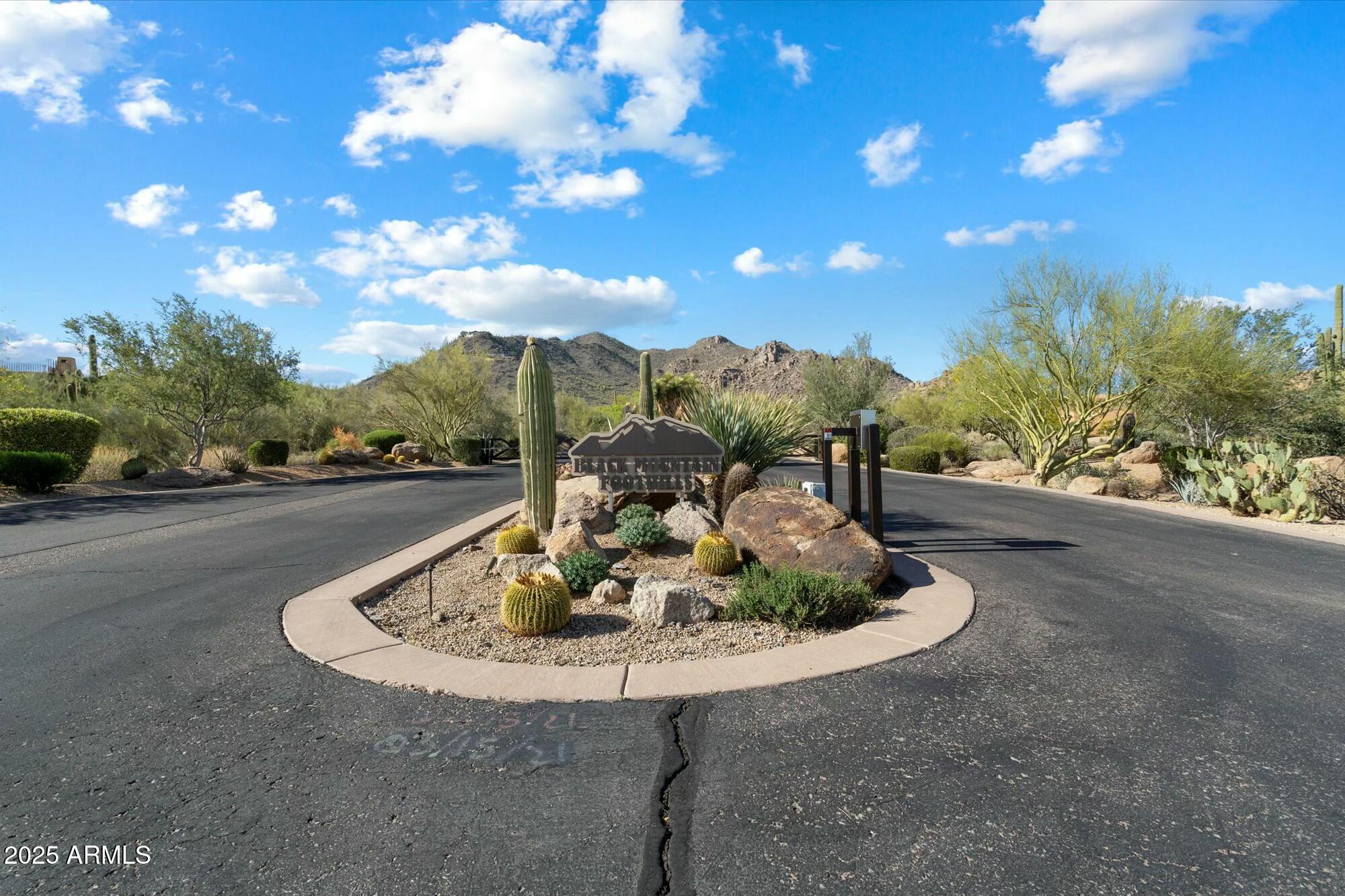 6407 E OLD PAINT Trail