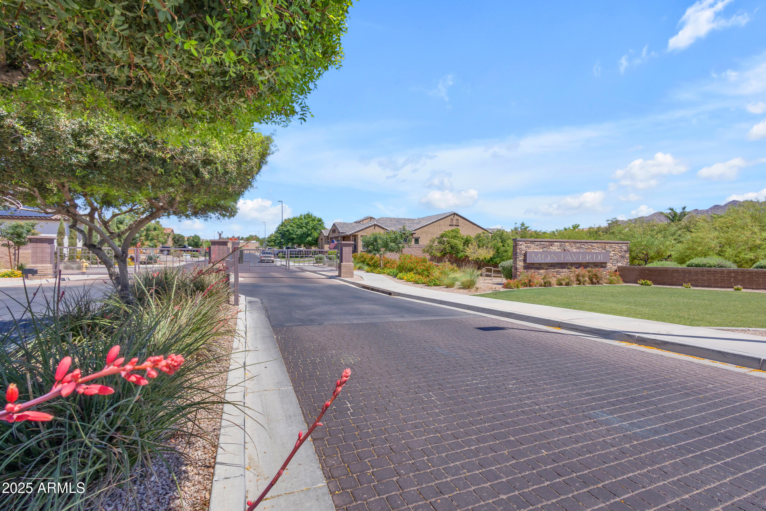 2826 E BELLFLOWER Drive