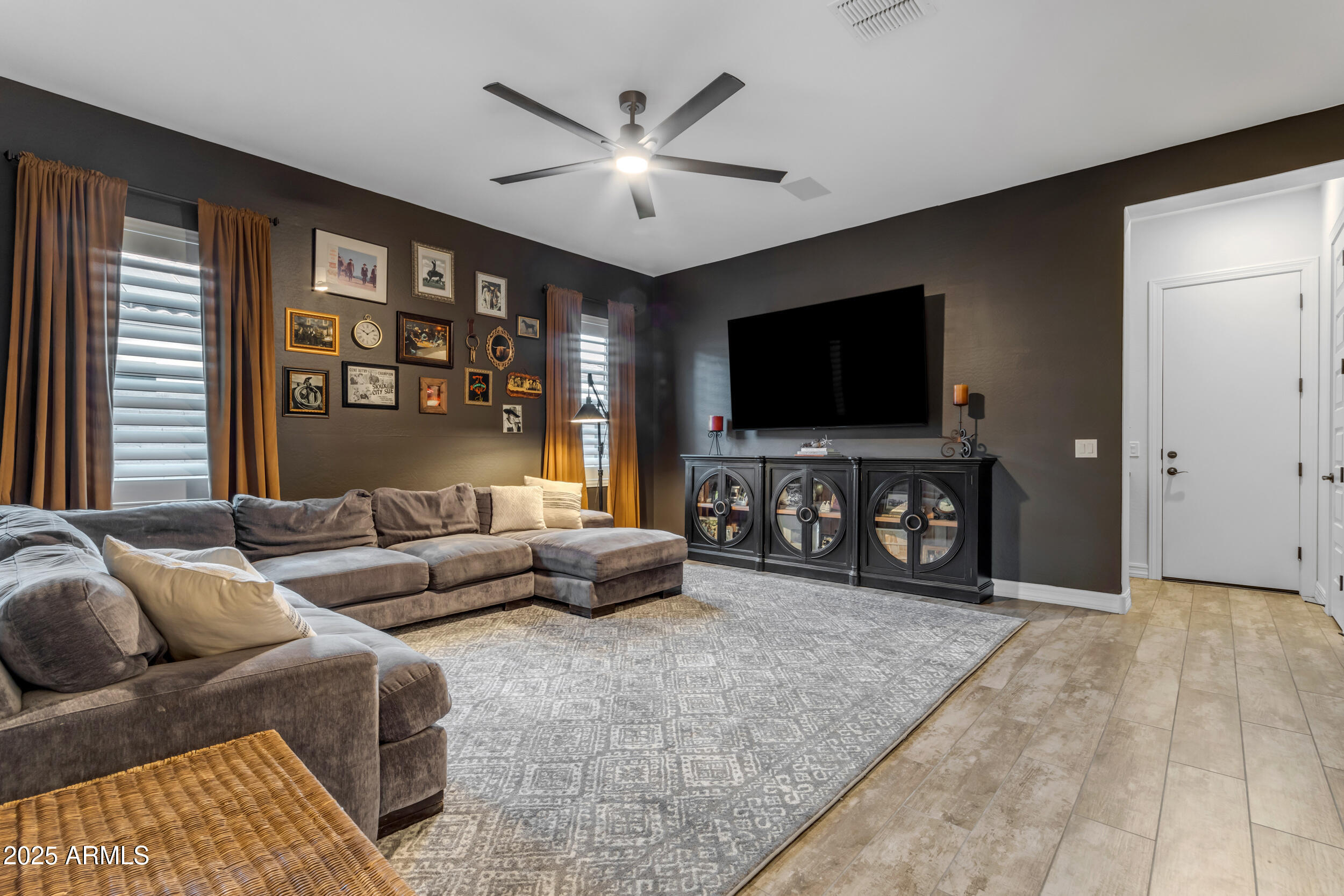 2826 E BELLFLOWER Drive