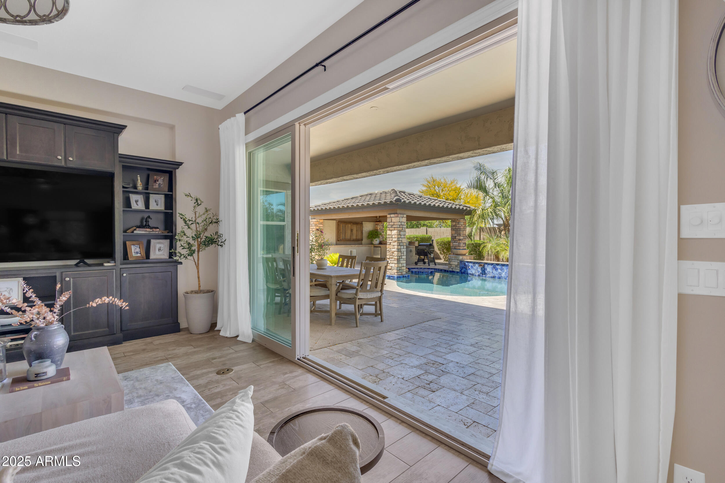 2826 E BELLFLOWER Drive