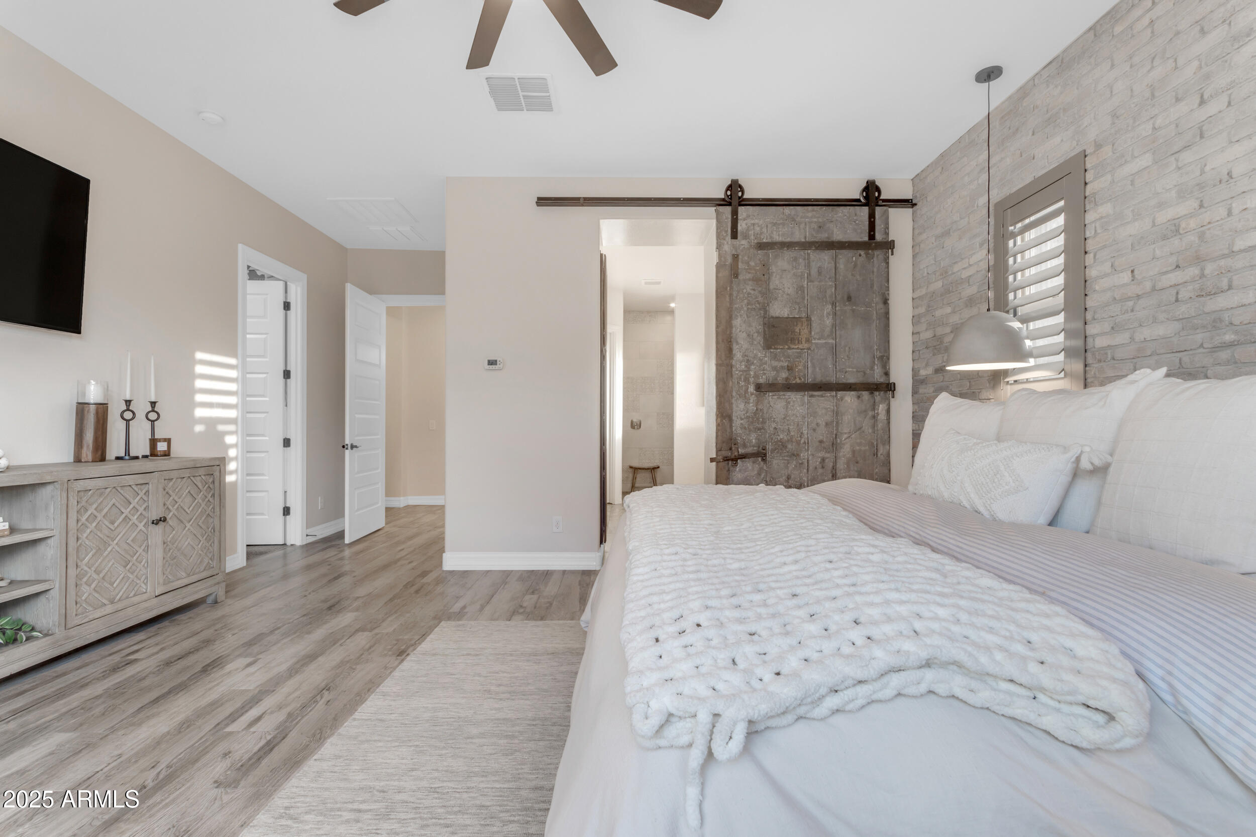 2826 E BELLFLOWER Drive