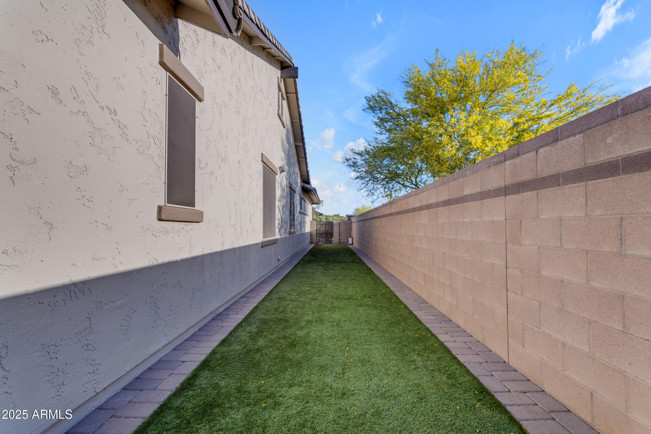 2826 E BELLFLOWER Drive