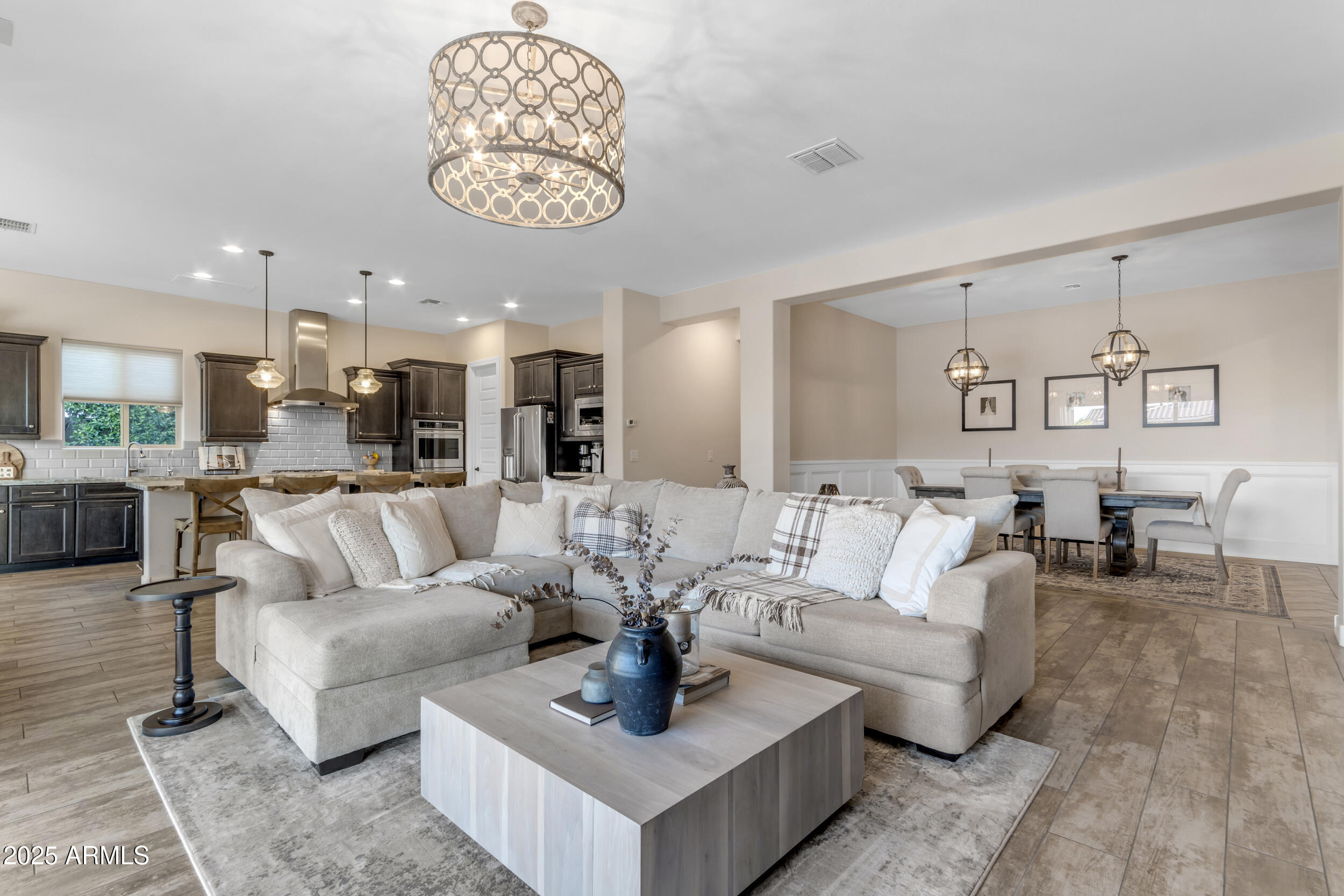 2826 E BELLFLOWER Drive